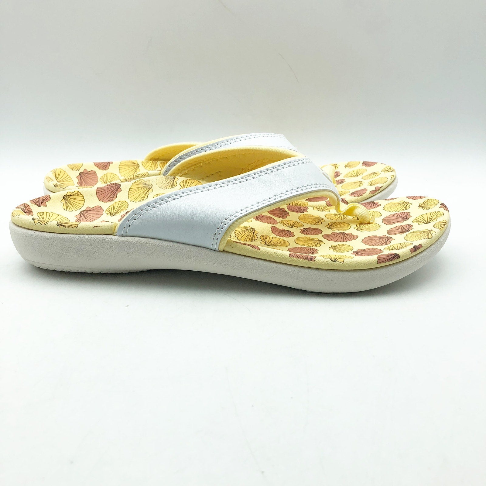 Spenco Womens Yumi Ocean Shell Sandals Size 12 White Yellow Flip Flops NWOB