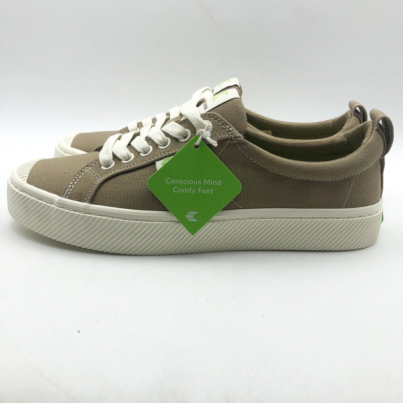 Cariuma Women's OCA Low Sneaker Size 9 Brown Burnt Sand Canvas NIB