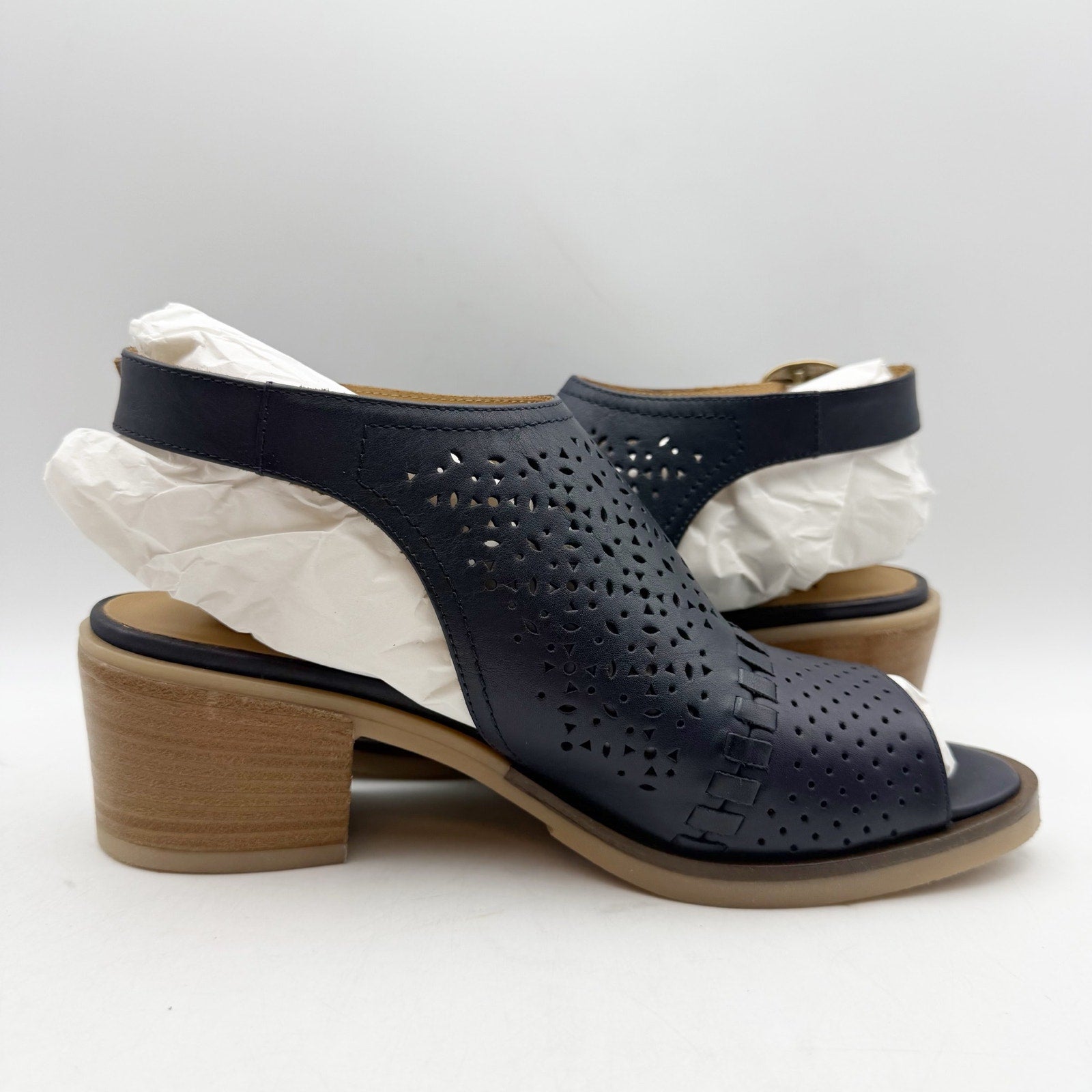 Cammina x Coldwater Creek Womens Isabella Heeled Sandal US 7.5 Navy Leather NWOB