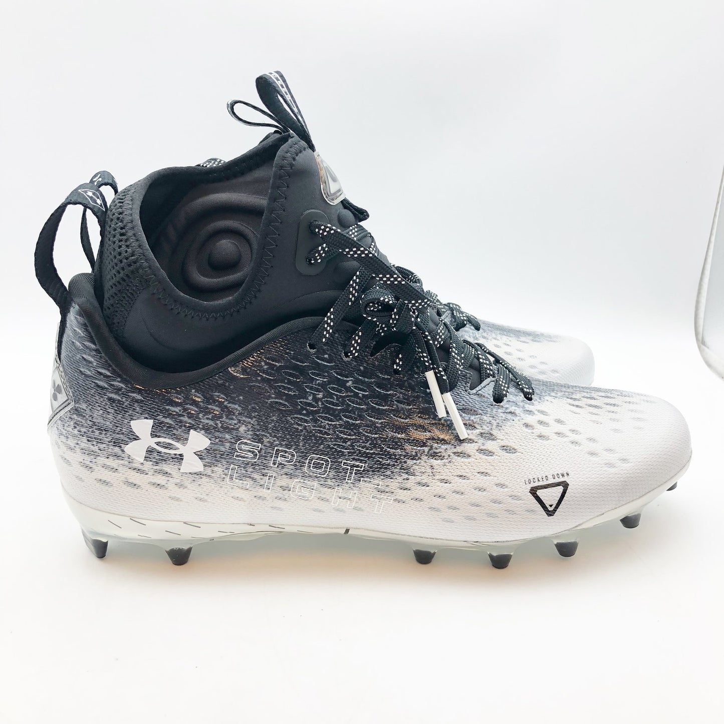 Under Armour Men's Spotlight Lux Mc 2.0 Football Cleats 8.5 Black White NWOB