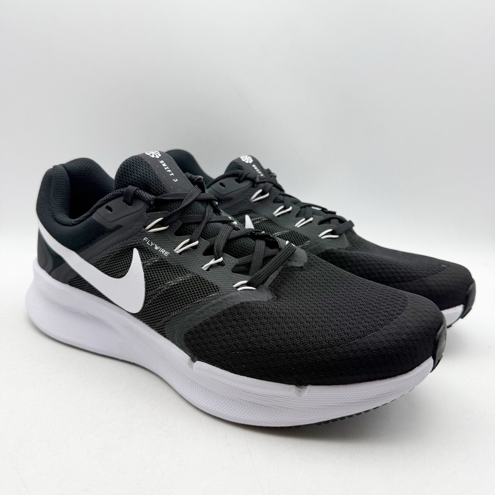 Nike Mens Run Swift 3 Running Sneakers US 9.5 Wide Black White Athletic NWOB