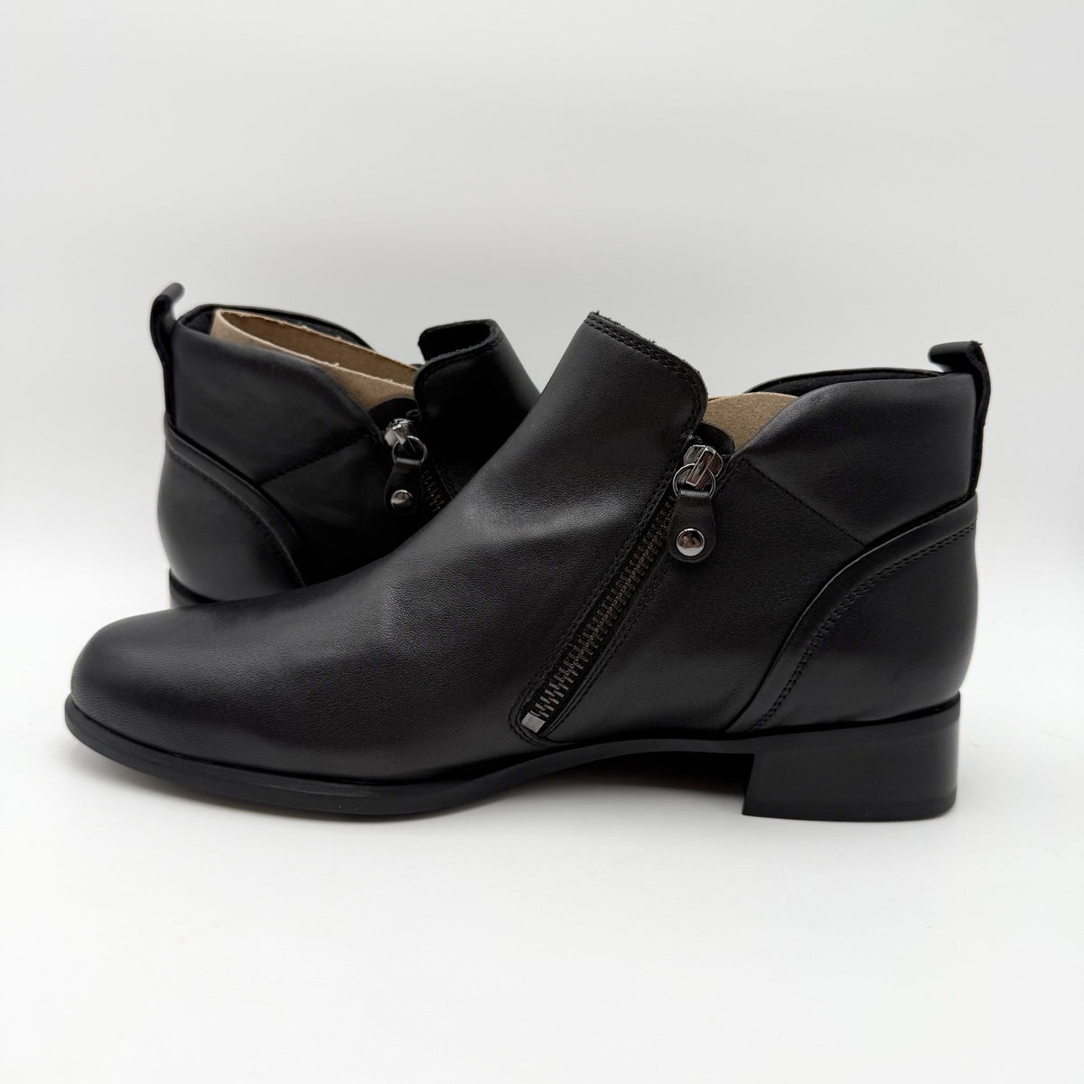 Munro Womens Neko Ankle Booties Size 10.5 M Black Tumbled Leather NIB