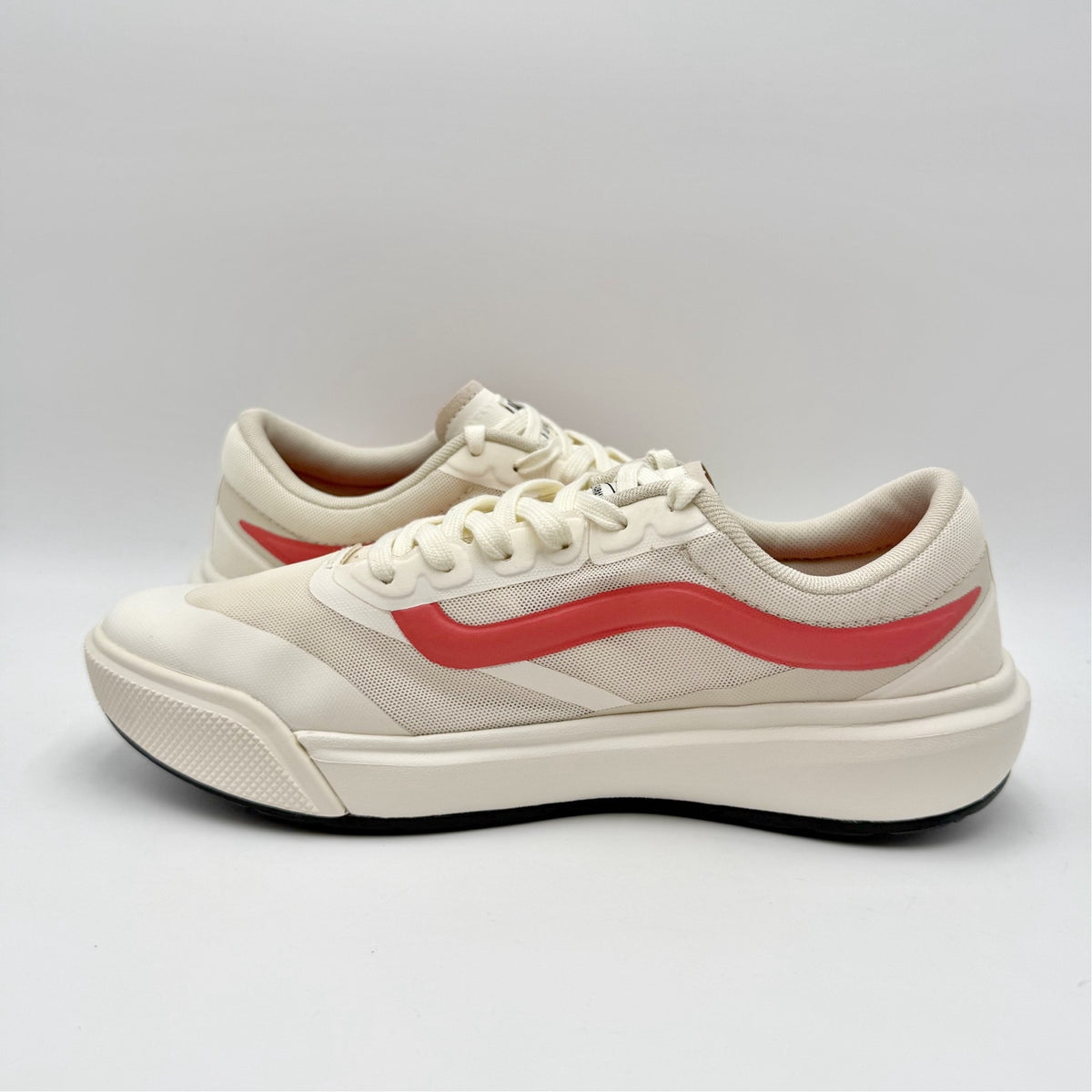 Vans Womens MTE Ultrarange 2.0 RW Sneakers Size 8.5 Cream Pink Leather NIB