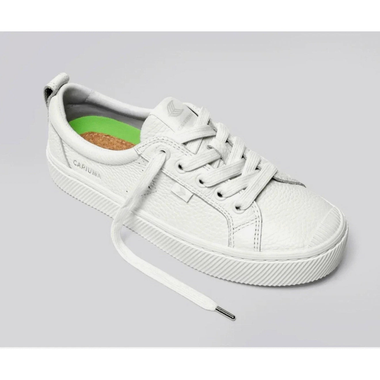 Cariuma Womens OCA Low Casual Sneakers Size 10 White Premium Leather NIB