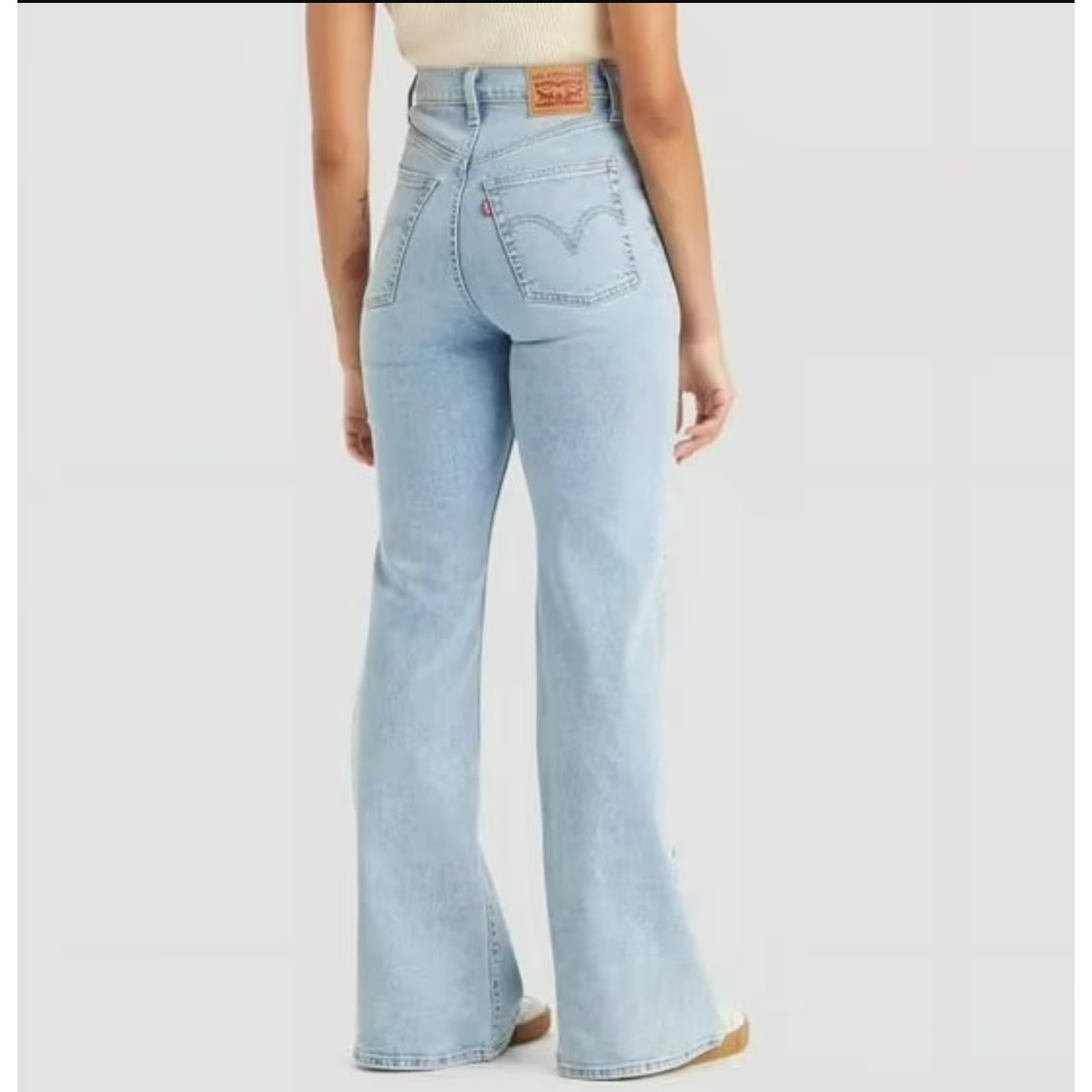 LEVI'S Women's Ribcage Bell Jeans 27x32 Size 4 Light Wash A75030004 NWOT