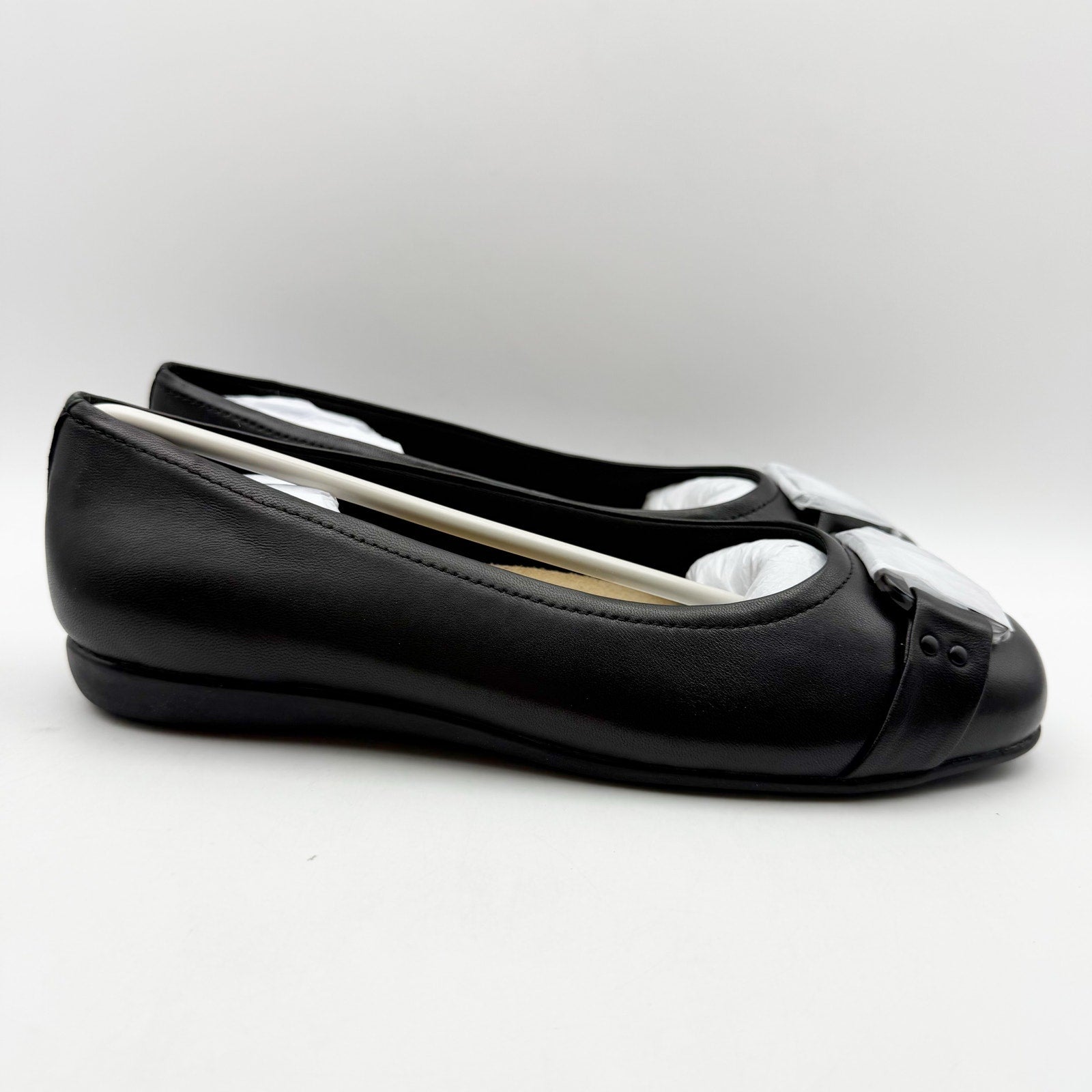 Trotters Womens Sizzle Signature Flat US 8.5 WW EU 39 Black Leather Slip On NIB