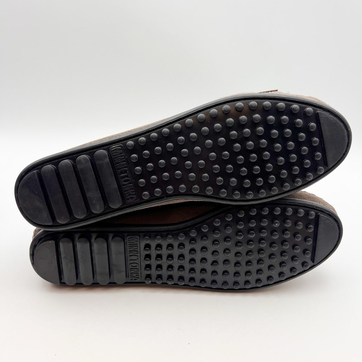 Minnetonka Womens Kilty Hardsole Moccasins Size 7.5 Grey Suede Slip-On NIB