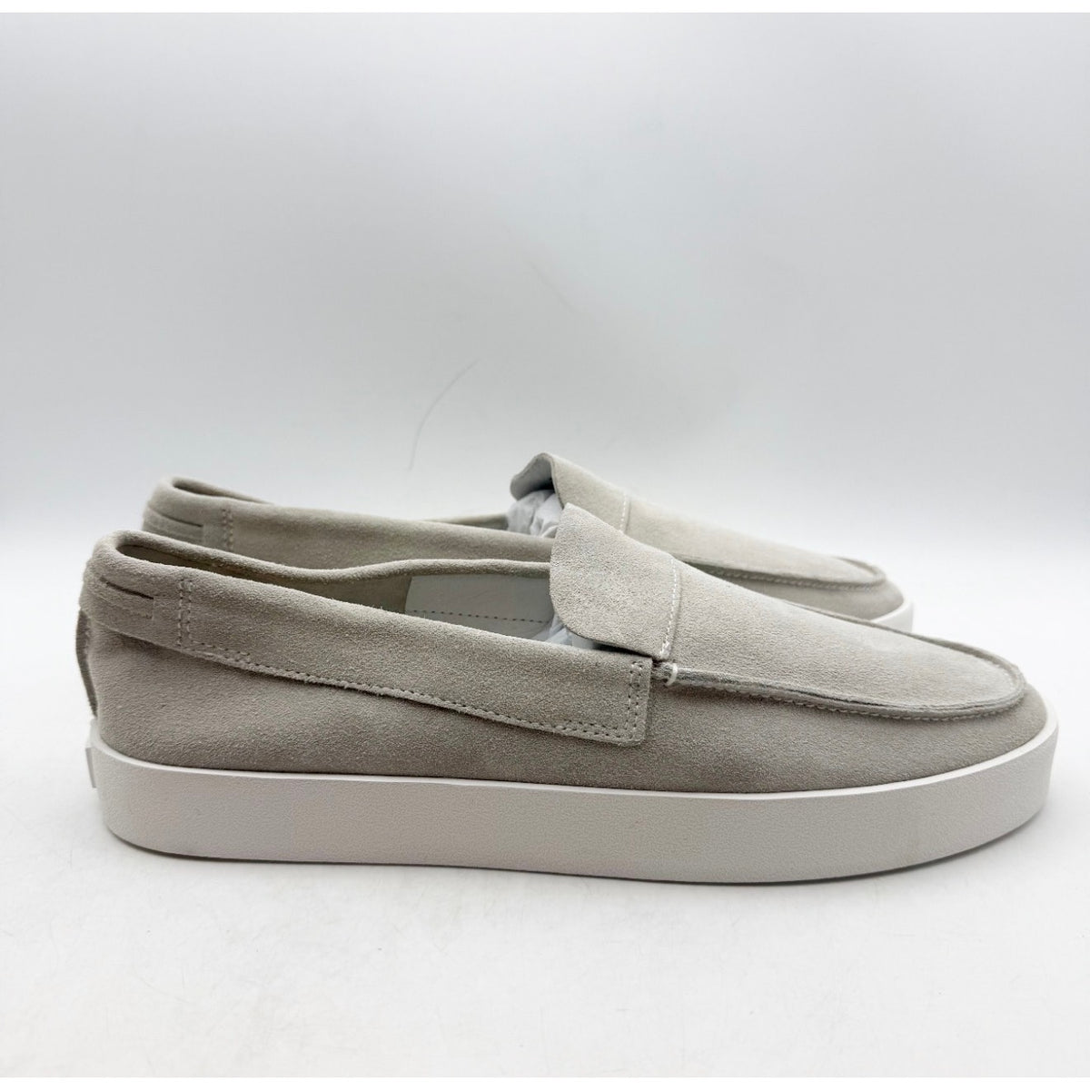 Saint Morta Men's Hemisphere Slip On Loafers Size 8 Light Grey White Suede NIB