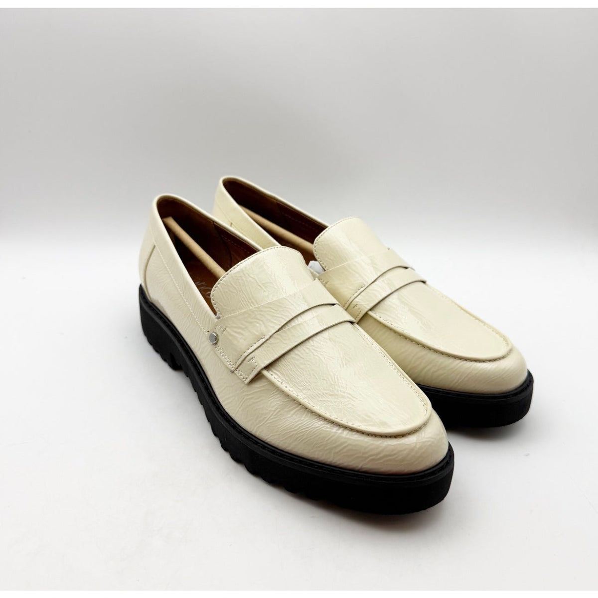 Franco Sarto Womens Cassandra Loafers Size 8.5 M Cream White Patent Leather NIB