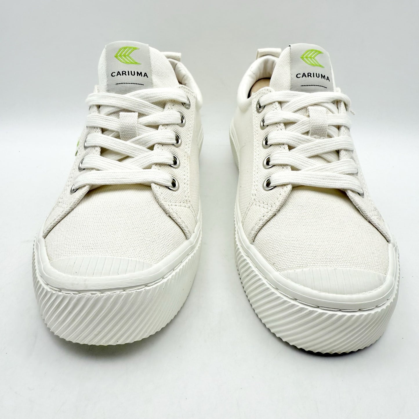 Cariuma Womens OCA Low Sneakers US 7 M EU 38 Off White Canvas NIB