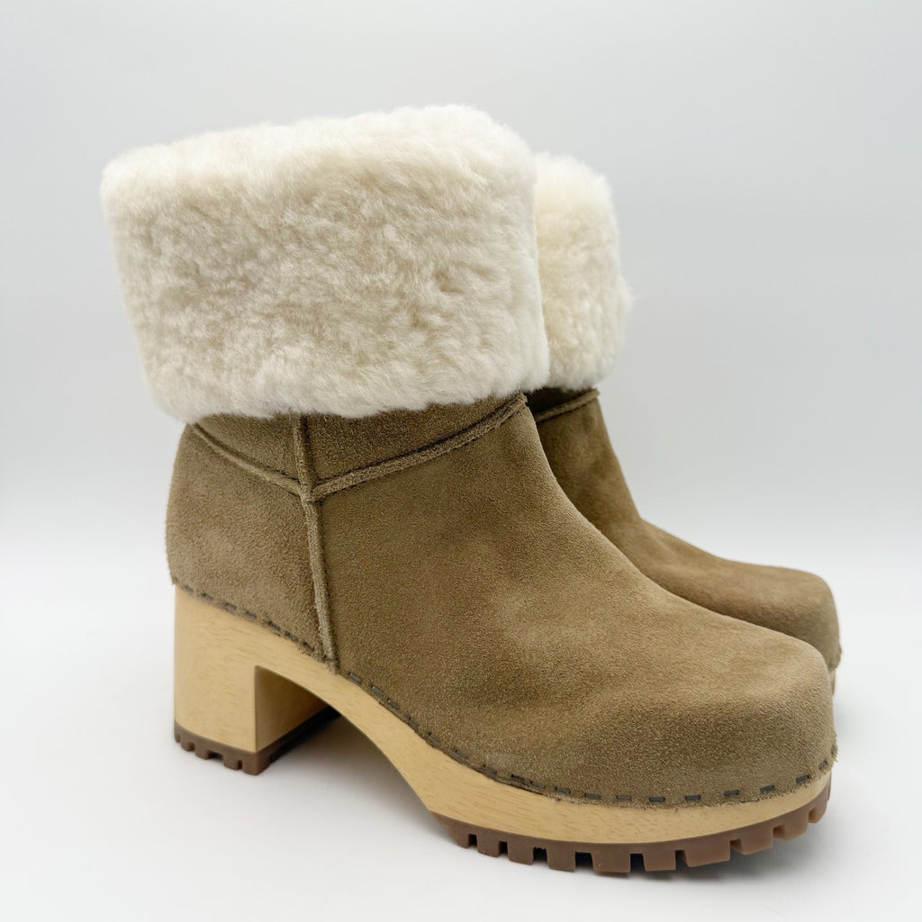 MIA Clogs Womens Jildie Boots Size M Beige Tan Suede Fur Trim NWOB
