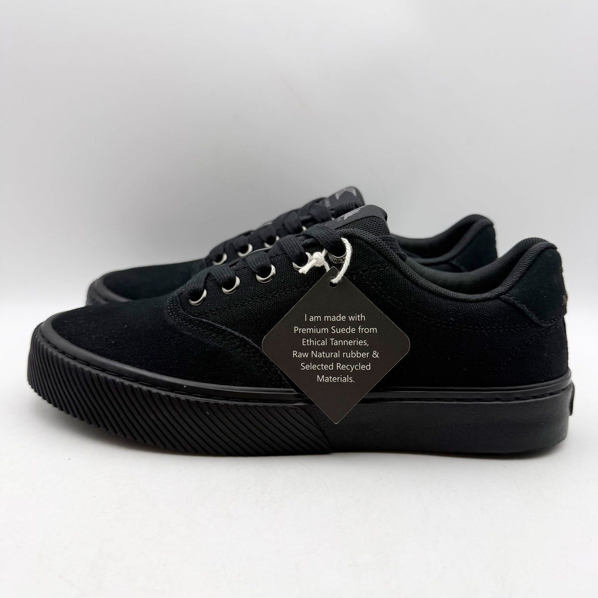 Cariuma x SPoT Womens NAIOCA PRO Sneakers Size 7.5 Black Canvas NIB