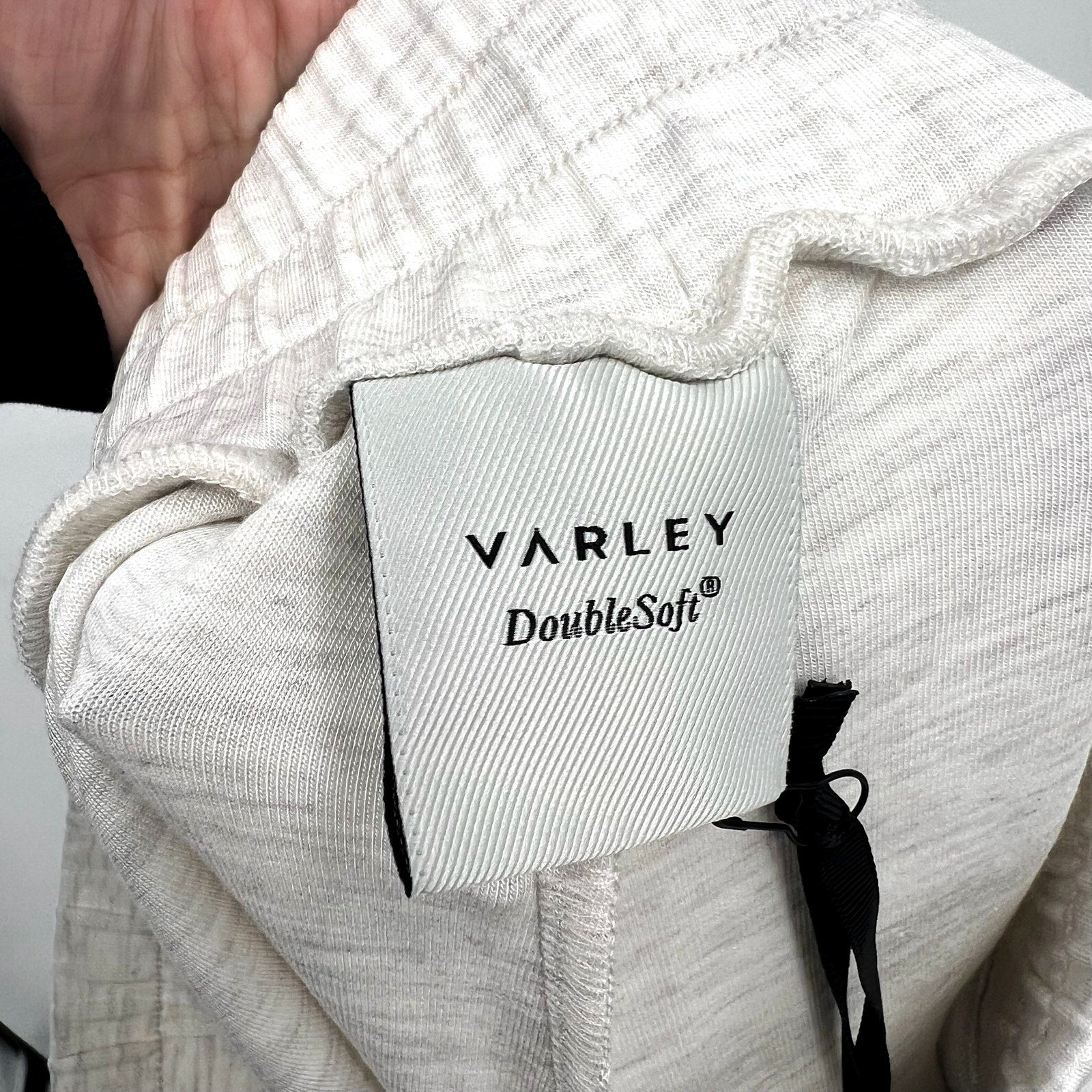 VARLEY Women's Atrium High Rise Shorts XS Ivory Marl 4.5" Inseam DoubleSoft NWT