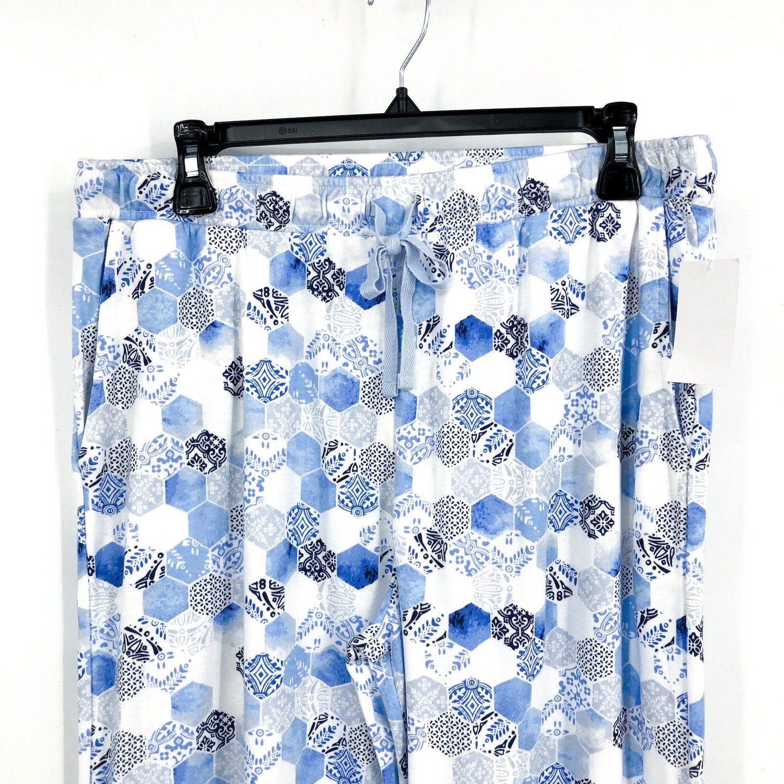 KAREN NEUBURGER Women's Crop Pajama Pants Large White Blue Mosaic NWT