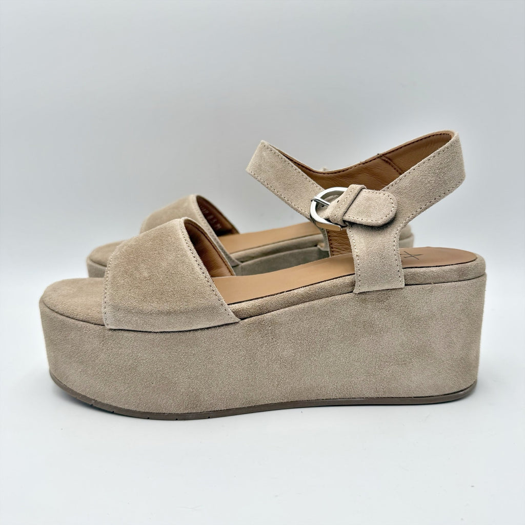 Aquatalia Womens Dinah Wedge Sandals Size 8.5 M Beige Suede Platform NWOB
