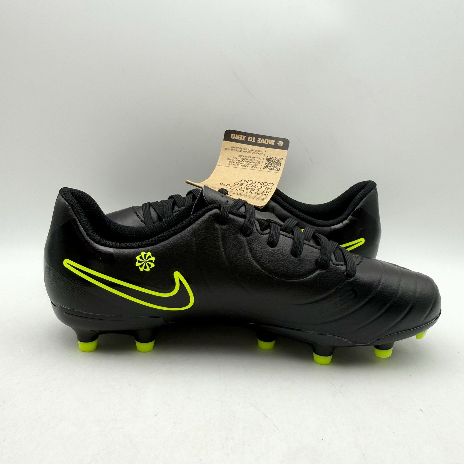 Nike Big Kids Legend 10 Club Soccer Cleats Youth 3.5 Black Yellow DV4352 NWOB