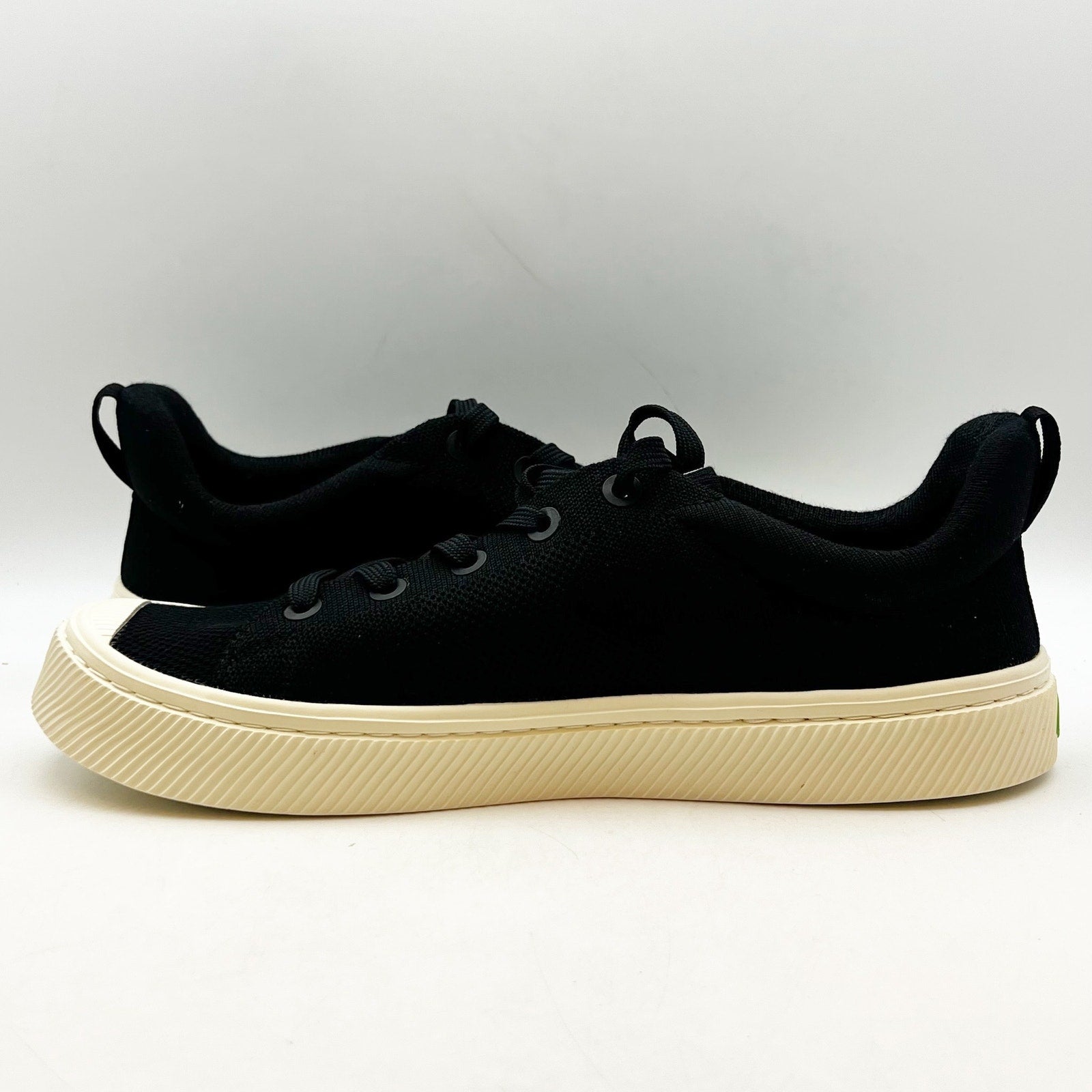 Cariuma IBI Low Casual Sneakers Mens 8.5 Womens 10 Black Bamboo Knit NIB