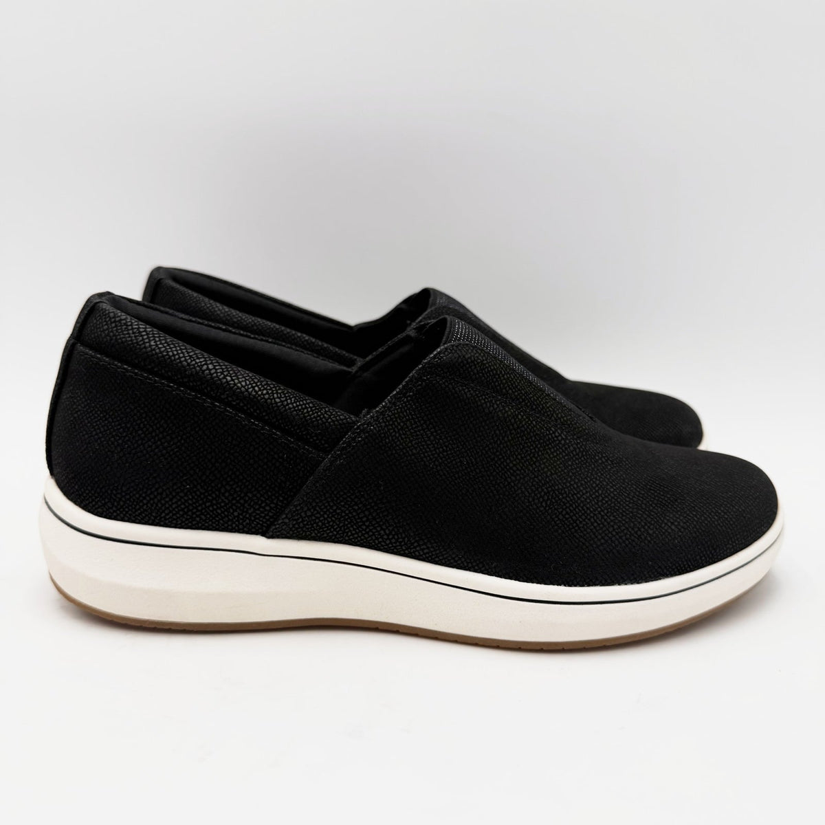 Clarks Womens Breeze Sky Ria Slip On Shoes Size 6.5 EU 37 Black Casual NWOB
