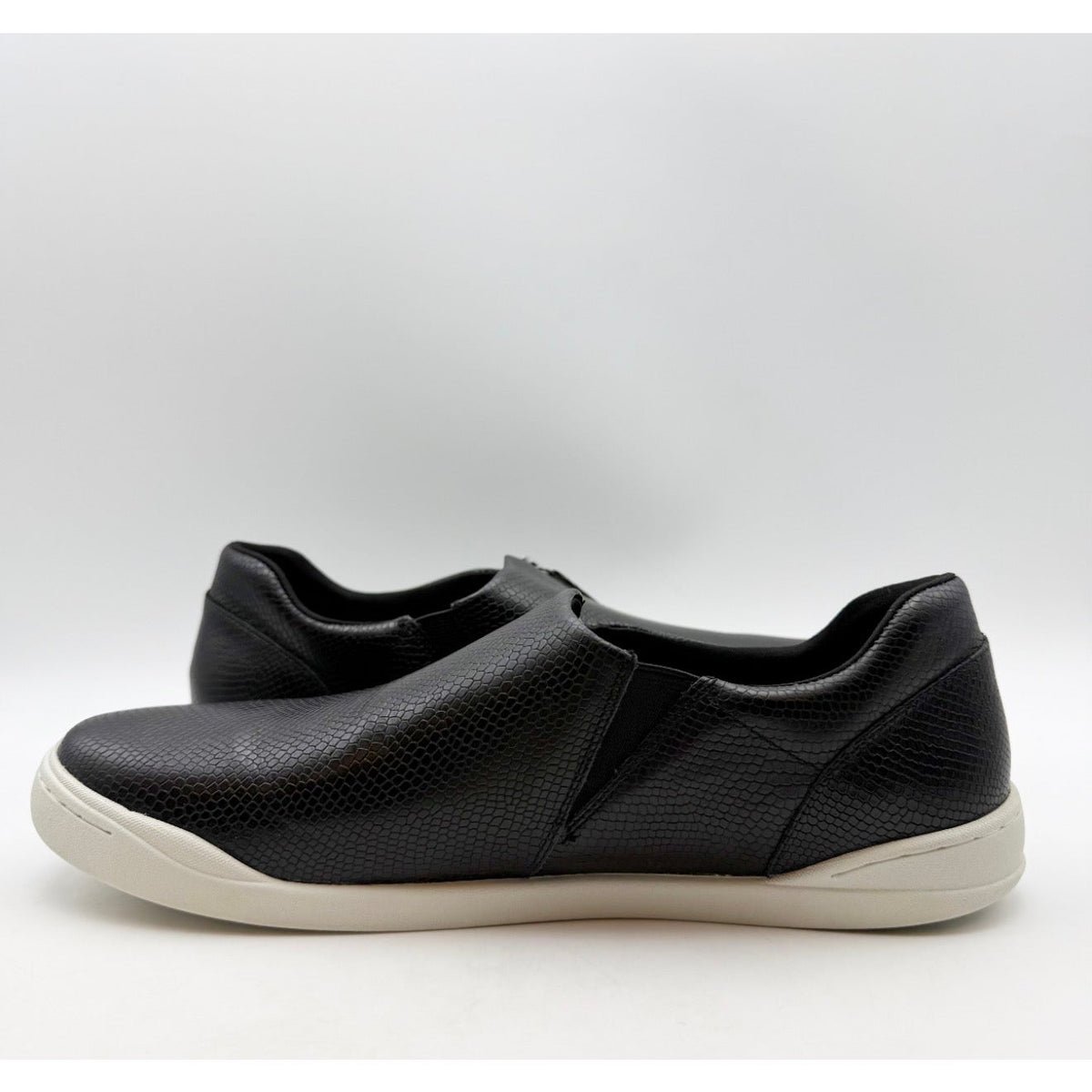 SoftWalk Womens Arezzo Casual Sneakers Size 10.5 NARROW Black Snake Leather NIB