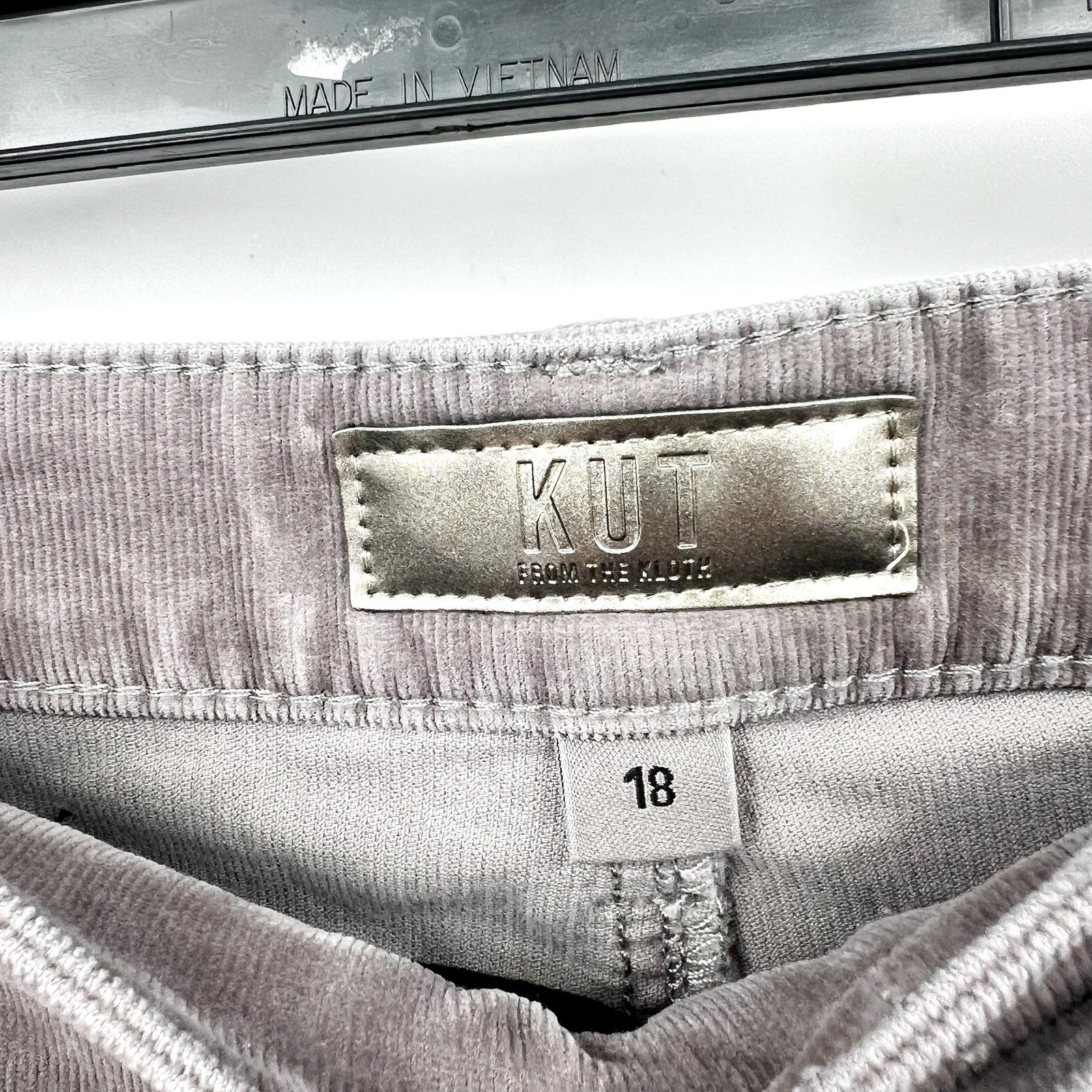 KUT FROM THE KLOTH Rachael Mom Corduroy Jeans Size 18 Grey High-rise Fab Ab NWOT