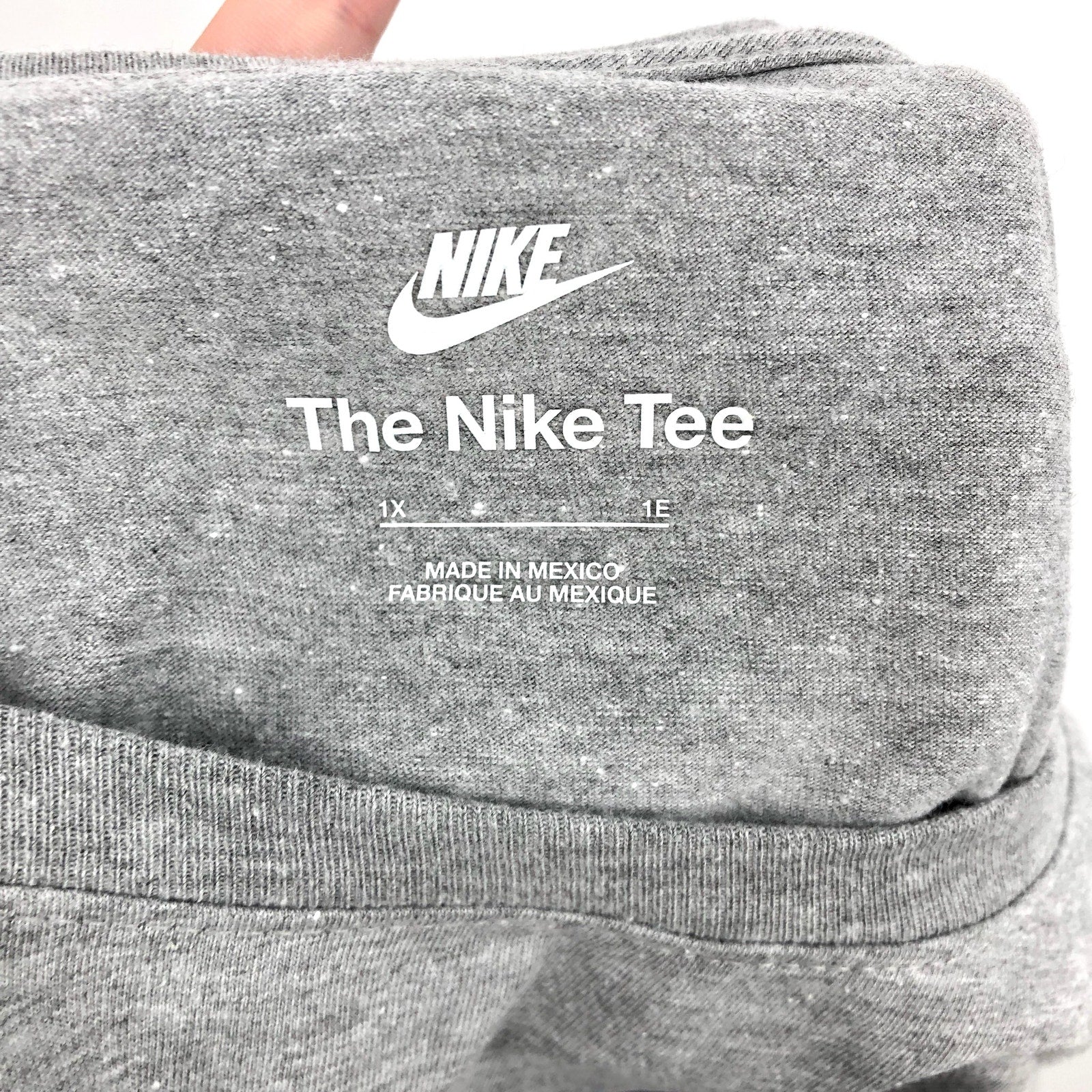 NIKE Women's The Nike Club Essential Tee 1X Grey Knit Short Sleeve Tshirt NWT