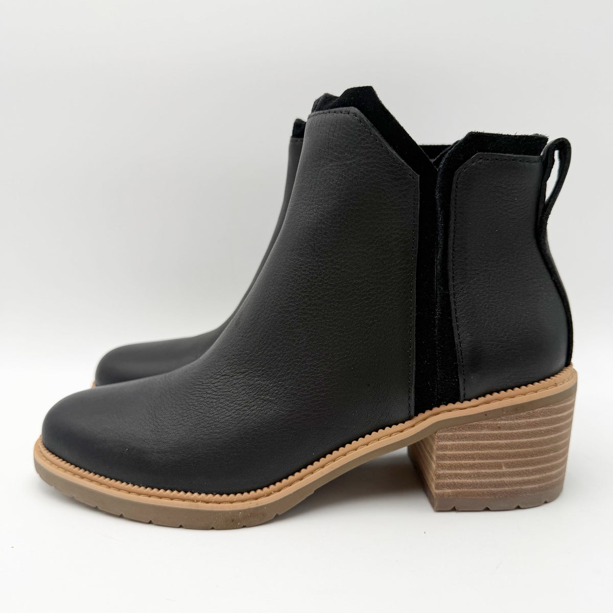 TOMS Womens Hailey Ankle Booties Size 7.5 Black Leather Water Resistant NIB