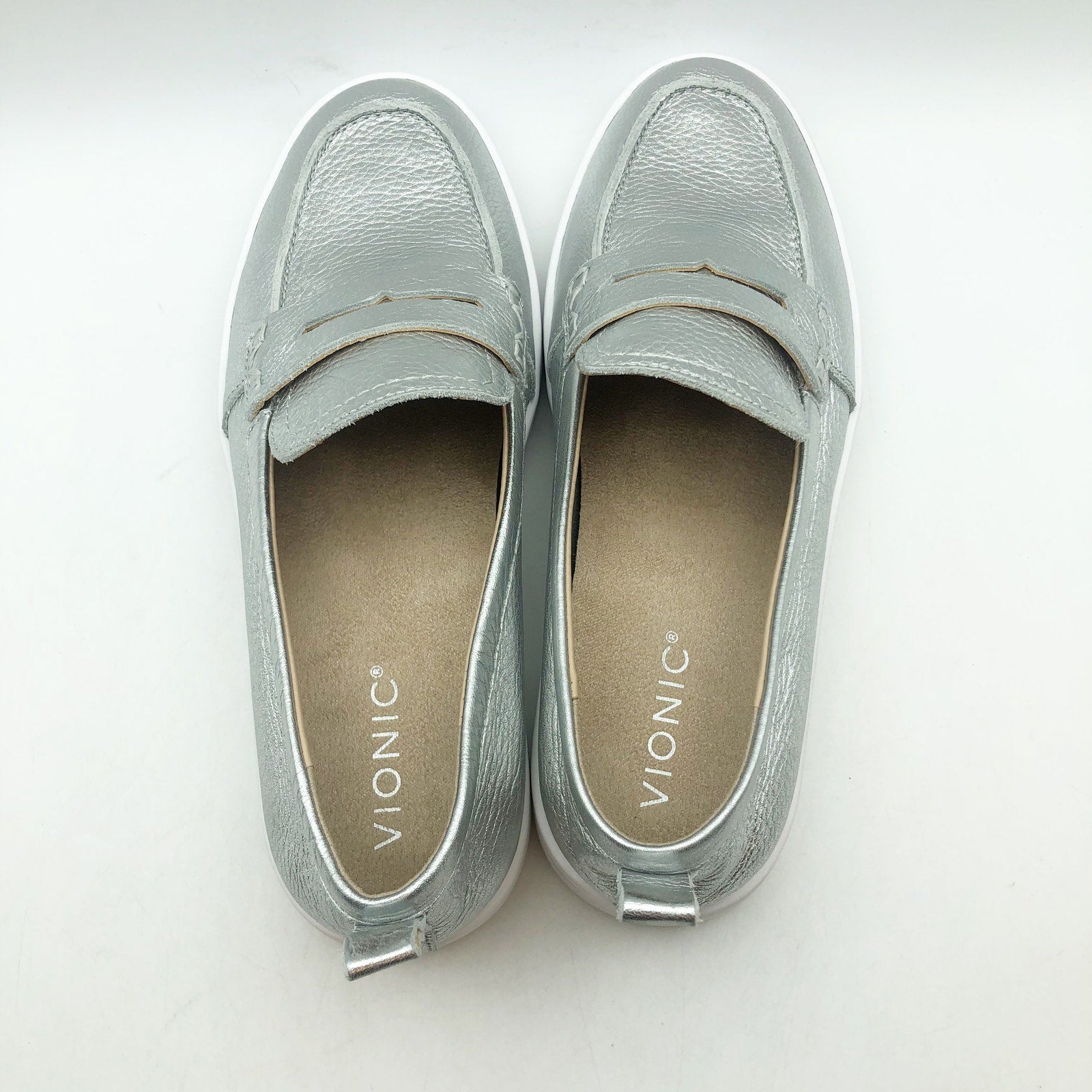 VIONIC Womens Uptown Loafers Size 8.5 Wide Silver Metallic Leather Slip-ons NIB