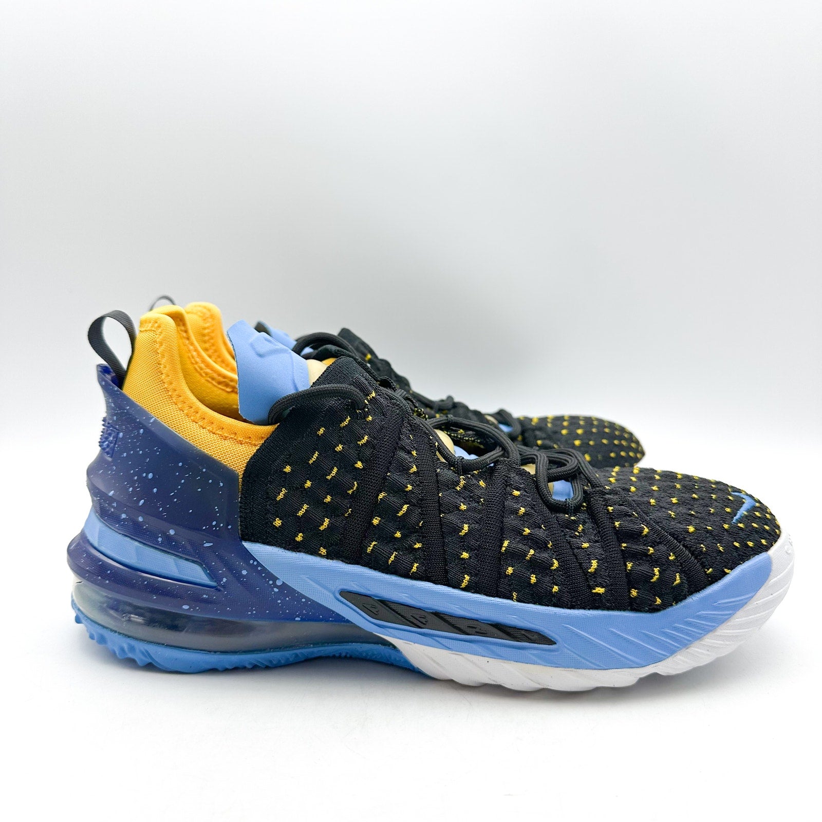 NIKE Youth LeBron 18 GS 'Lakers Heritage' Basketball Shoes 5.5Y Black Multi NWOB