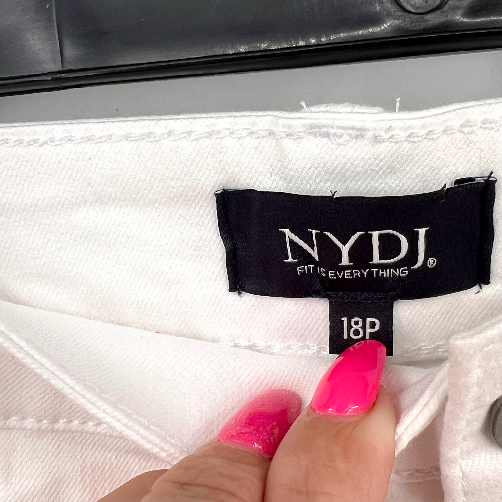 NYDJ Womens Ella Denim Shorts Size 18 PETITE Optic White 8" Inseam NWT