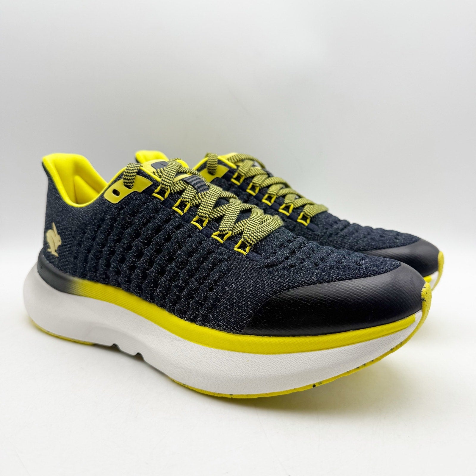Rabbit Womens Dream Chaser Athletic Shoes Size 7.5 Black Yellow Running NIB
