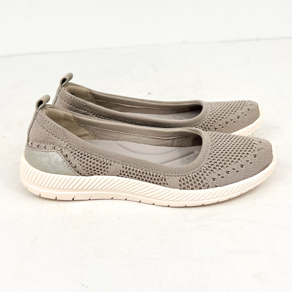 EASY SPIRIT Women's Glitz Walking Shoes Flats Size 6 Narrow Gold Slip Ons NWOB