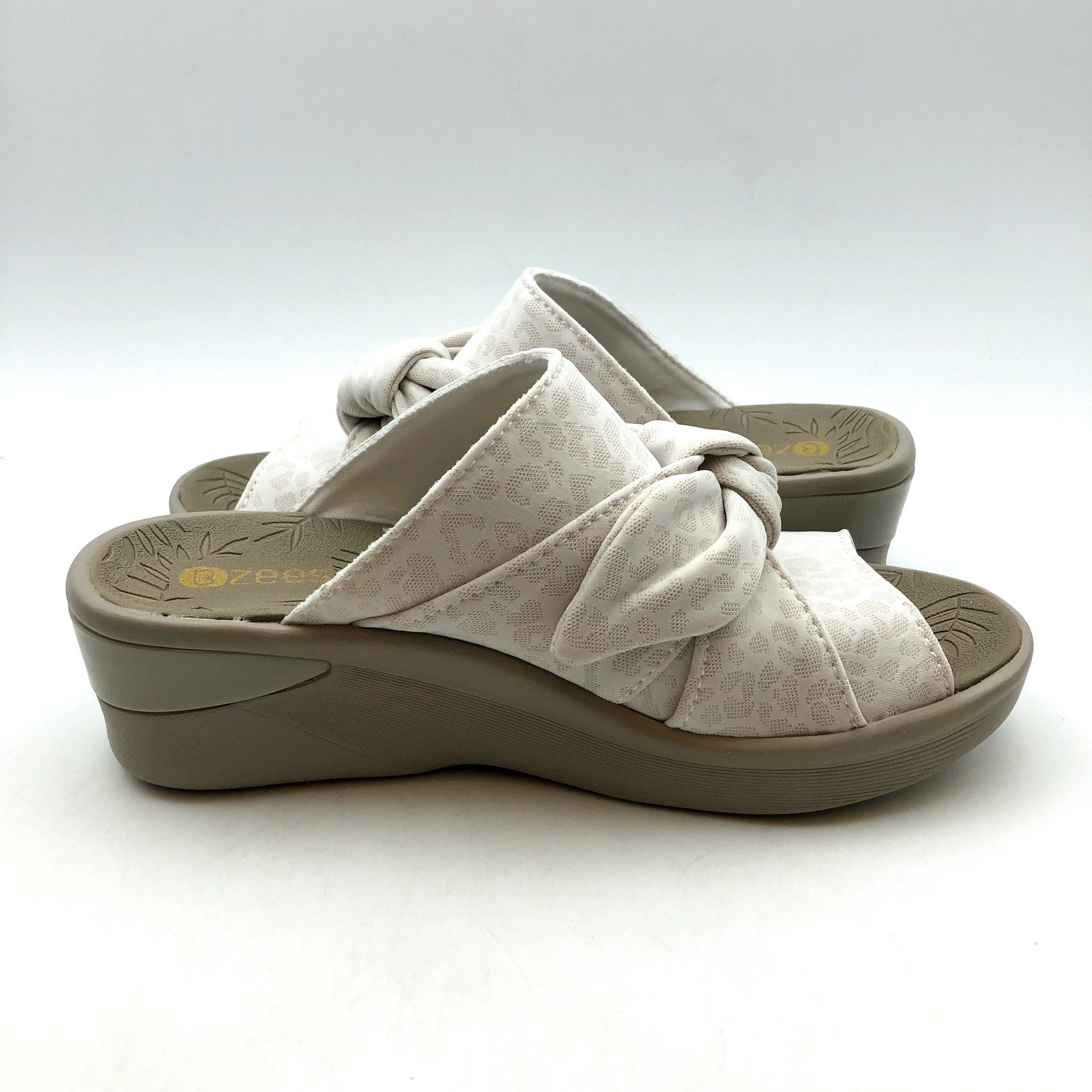 BZEES Womens Smile Comfort Wedge Slide Sandals 6.5 WIDE Cream Cheetah NIB