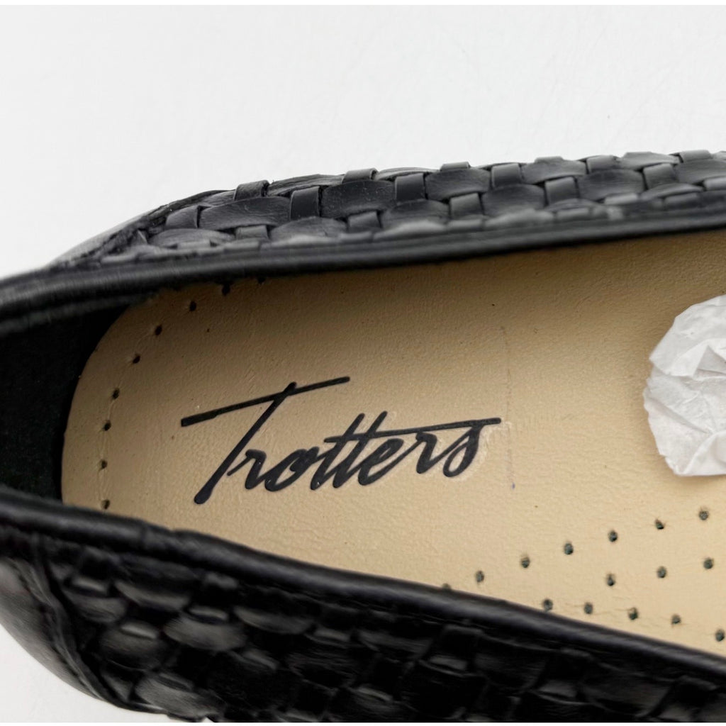 TROTTERS Womens Liz Loafers Size 8.5 Extra Wide Black Woven Leather Slip-On NWOB