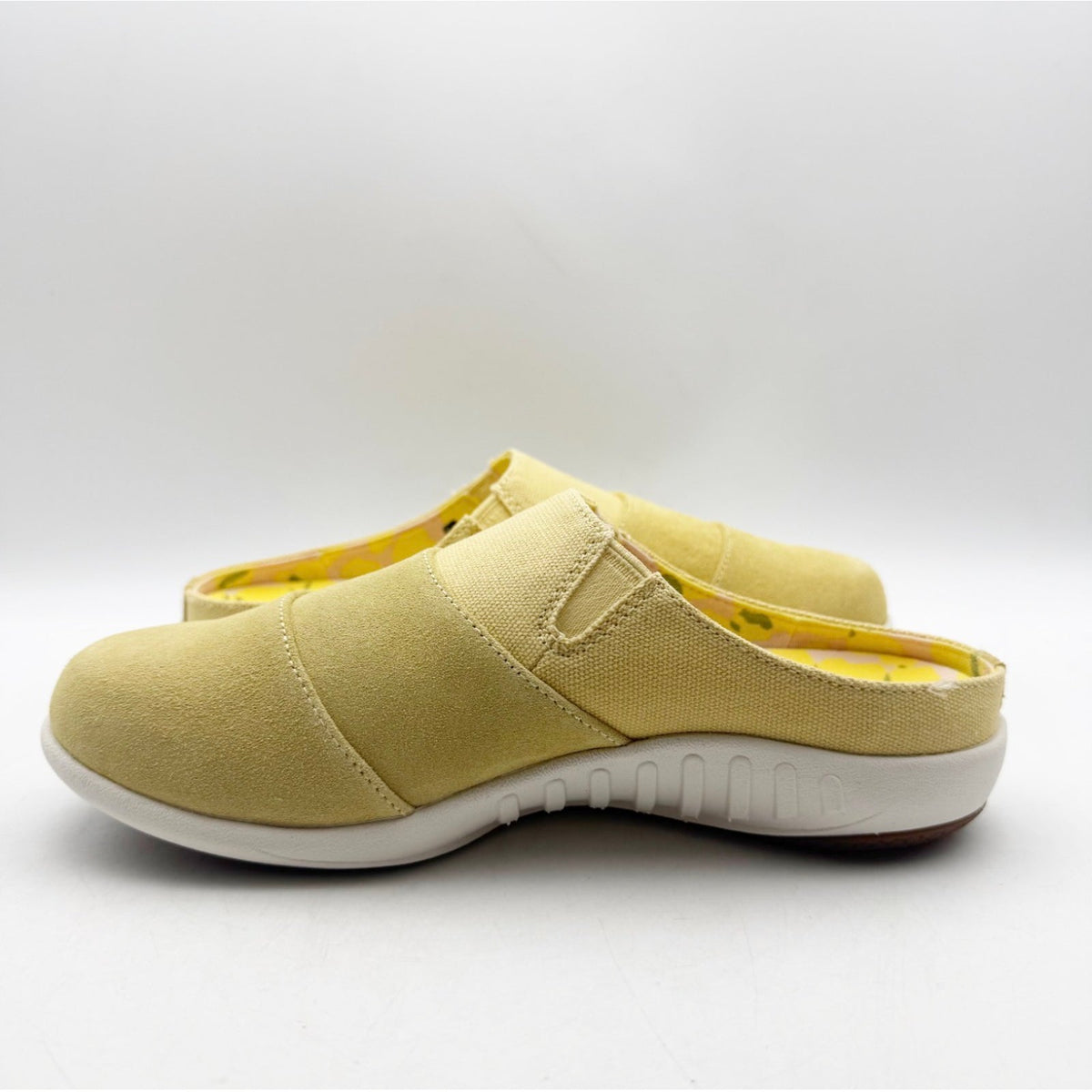 Spenco Women's Siesta Bokeh Layered Clogs Size 7.5 WIDE Yellow Slip-On NIB