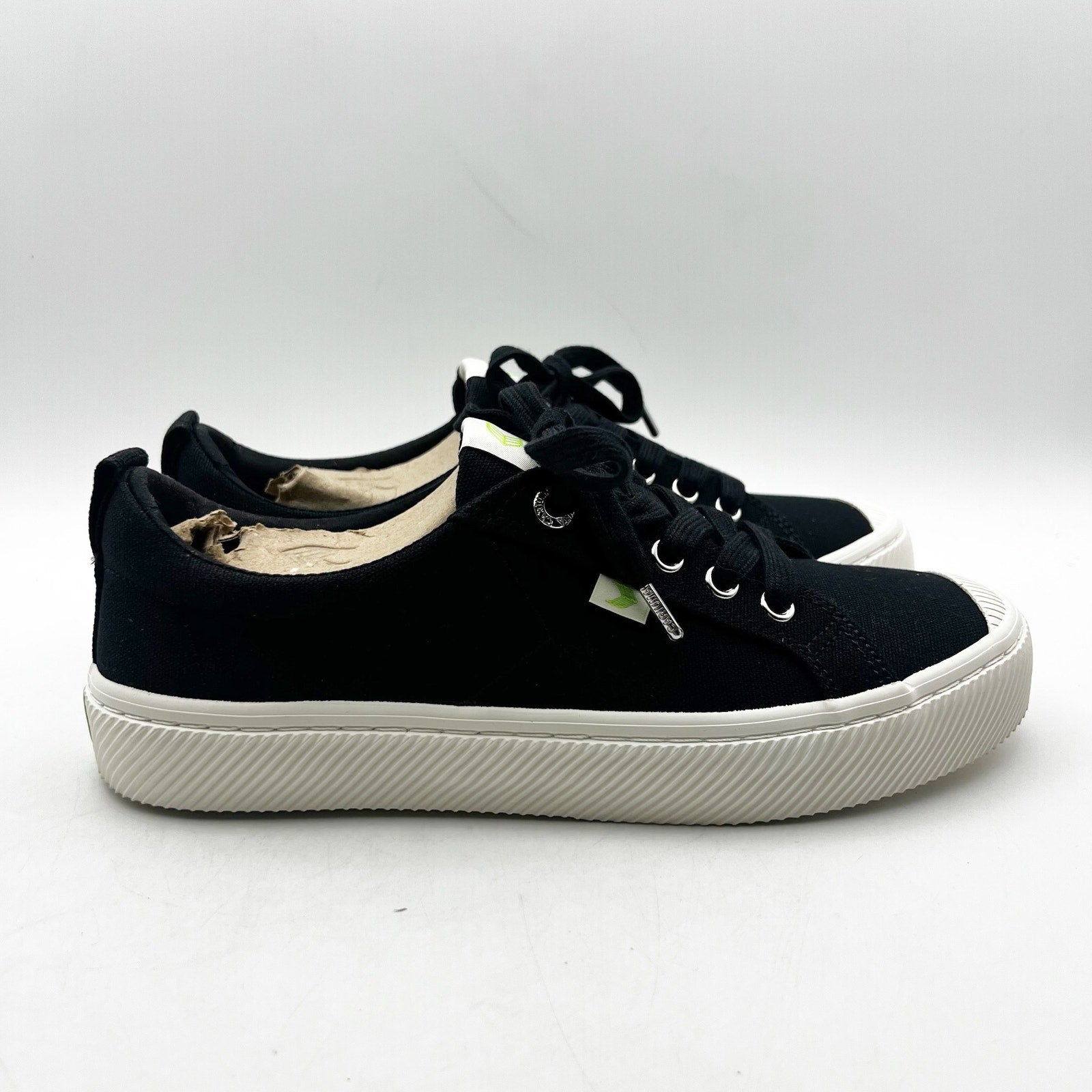 Cariuma Womens OCA Low Top Sneakers Size 6.5 Black Canvas Organic Cotton NIB