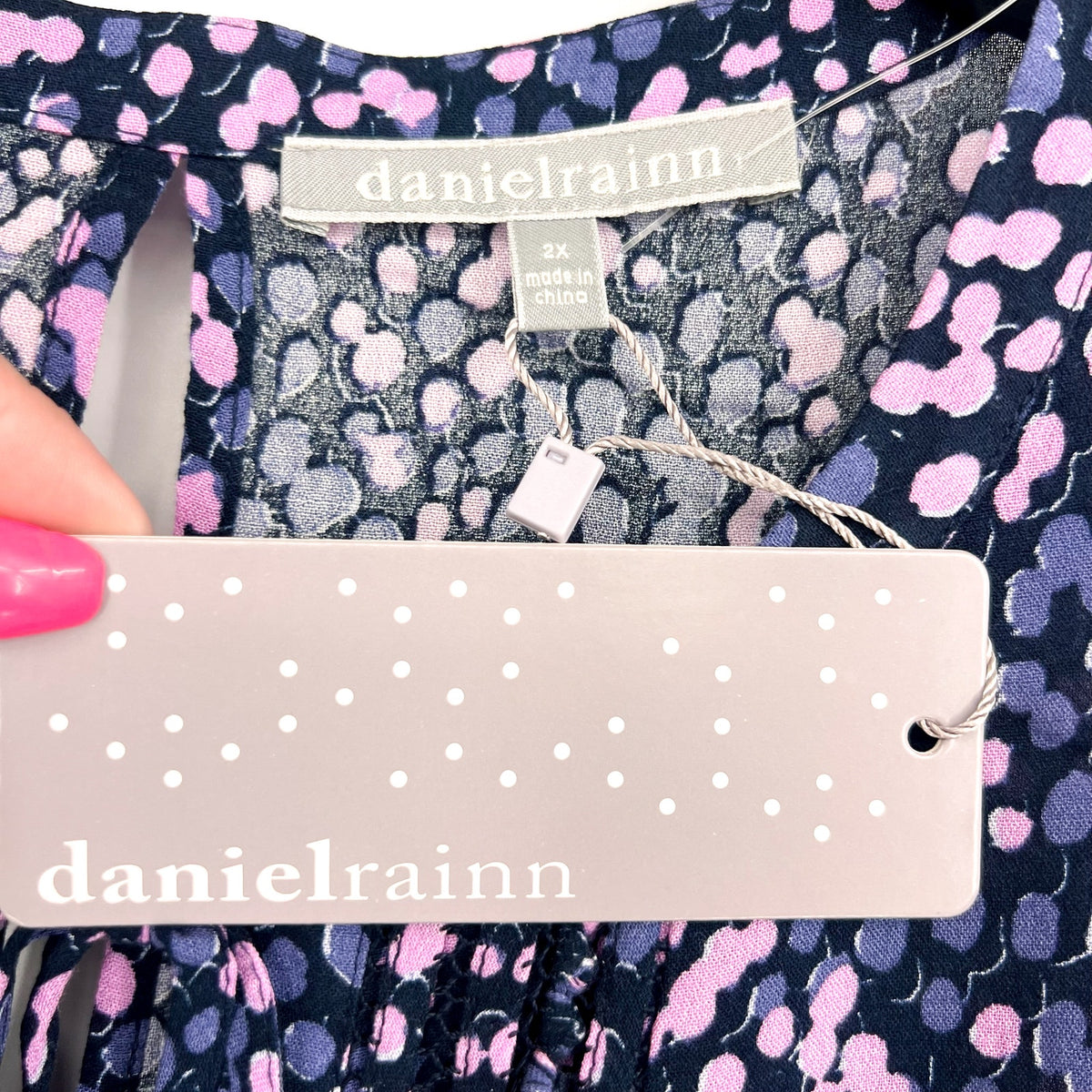 DANIEL RAINN Women's Sleeveless Blouse 2X Purple Pink Print Tie-Front NWT