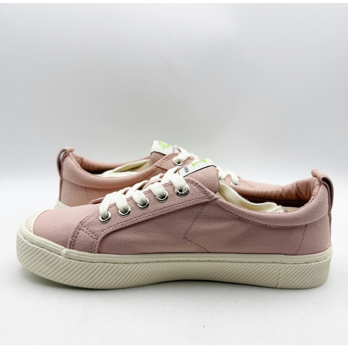 Cariuma Womens OCA Low Casual Sneakers Size 7.5 Rose Pink White Canvas NIB