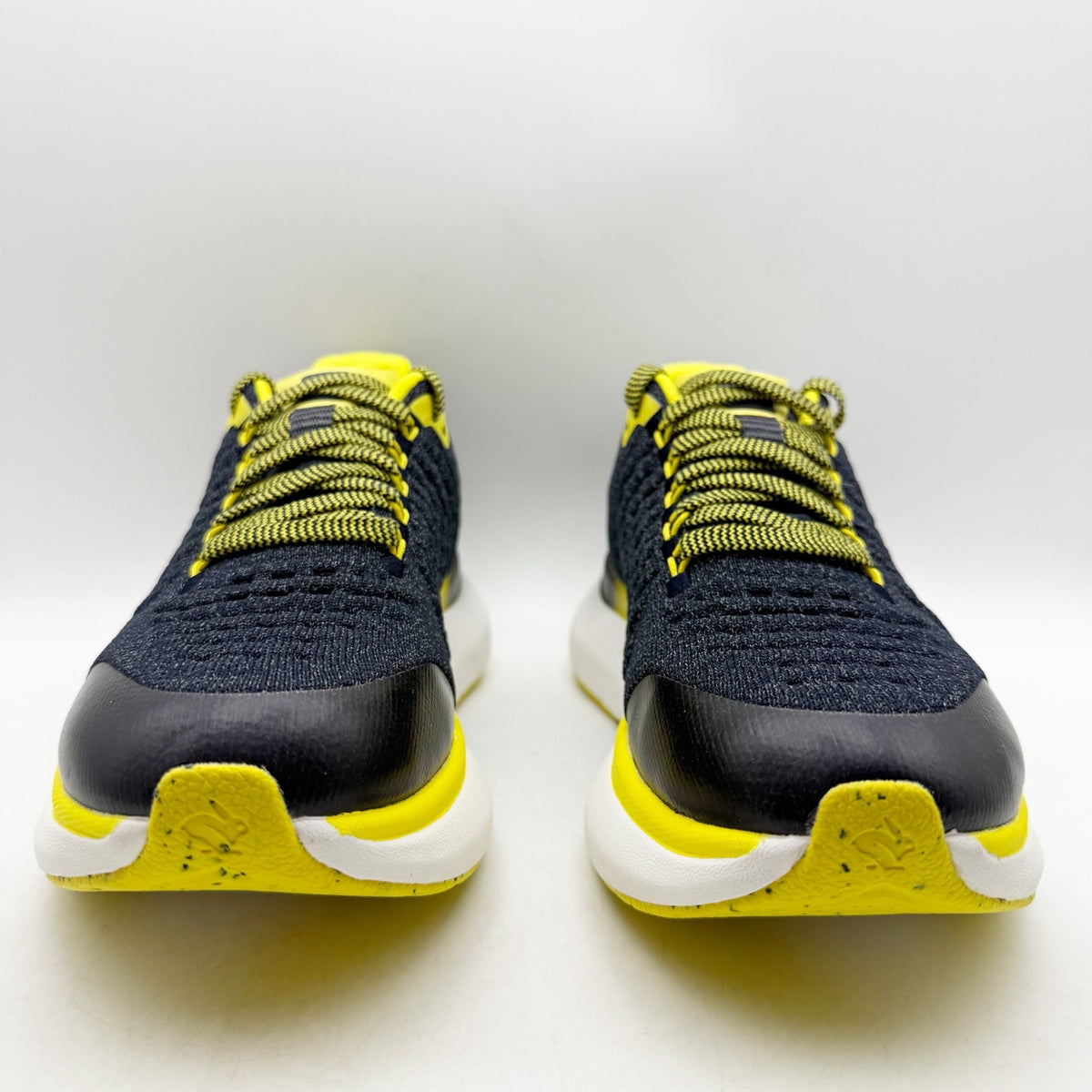 Rabbit Womens Dream Chaser Running Shoes Size 10 EU 42 Black Yellow Athletic NIB