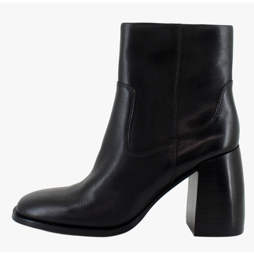Vince Camuto Womens Dayana Ankle Boots US 10 M EU 41.5 Black Leather NIB
