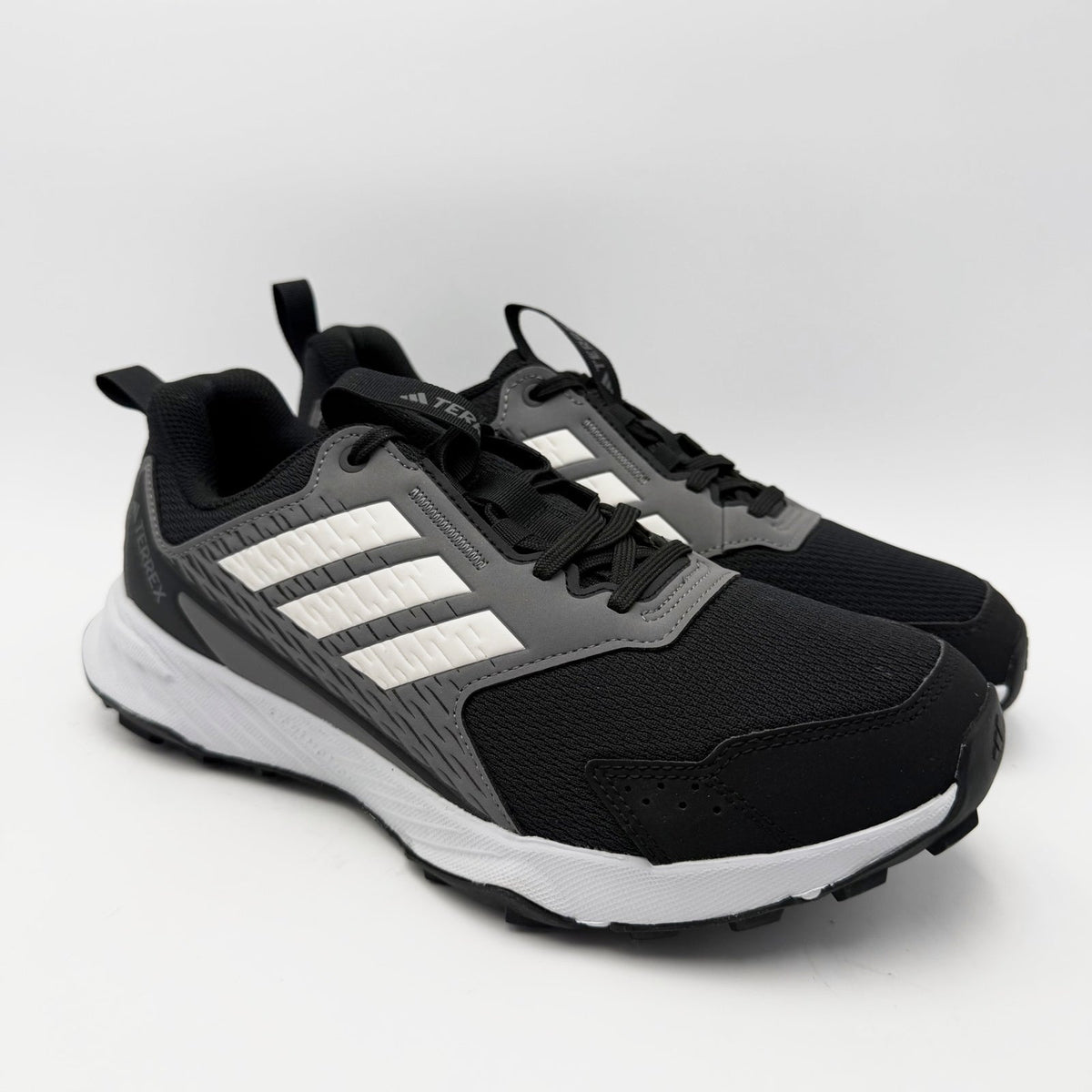 adidas Womens Terrex Tracefinder Trail Athletic Shoes Size 9 Black Grey NWOB