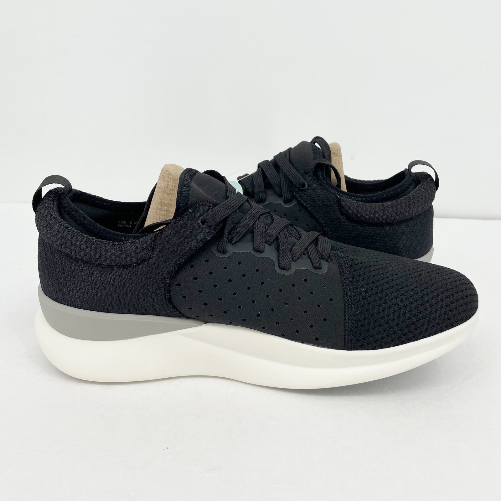 Moshn Womens Rhythm Sneakers US 10 Wide EU 40-41 Black White Athletic Shoes NIB