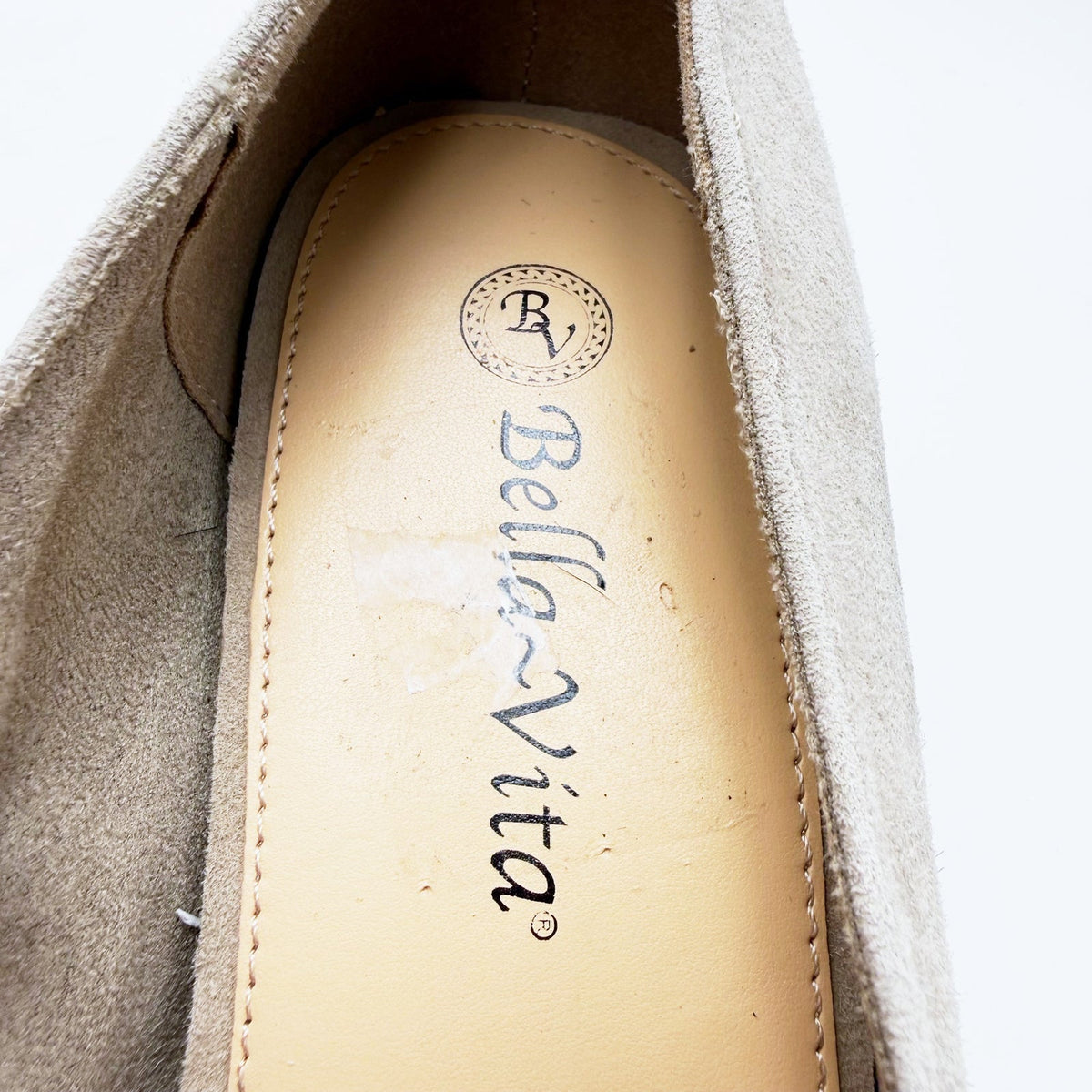 Bella Vita Womens Jilan Heel Pumps Size 8.5 Extra Wide Cream Almond Suede NWOB