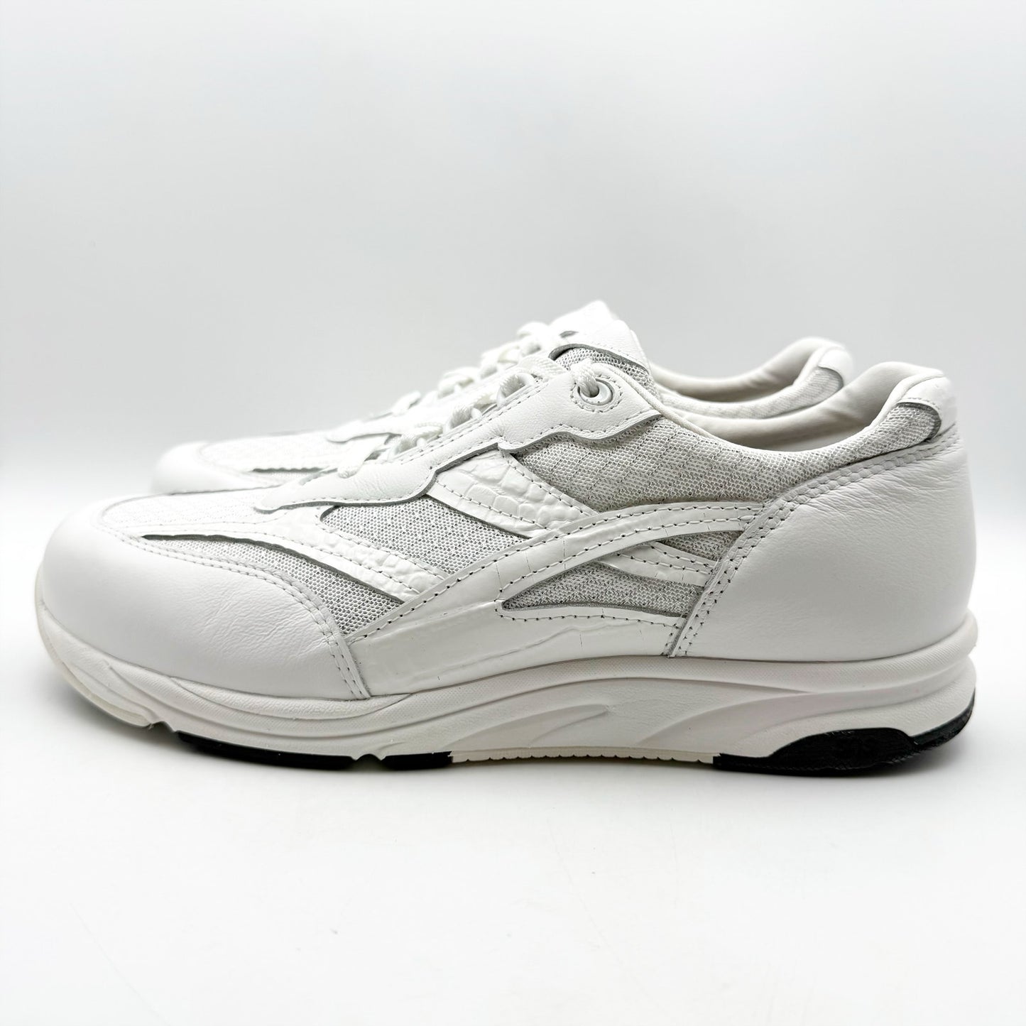 SAS Womens Tour Mesh Comfort Walking Sneaker US 9.5 M EU 40 White Leather NIB