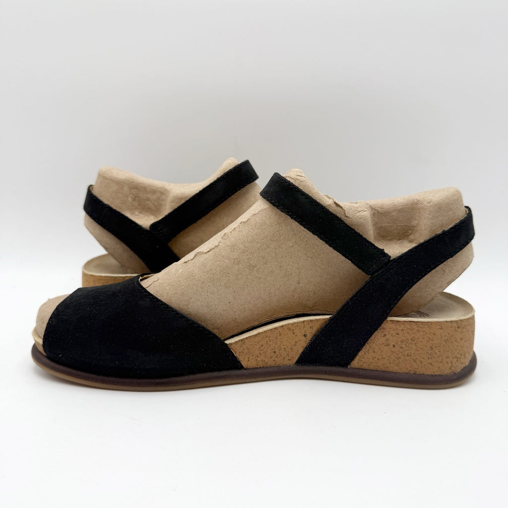 Dansko Womens Cass Flat Sandals EU 38 US 7.5-8 Black Suede NWOB