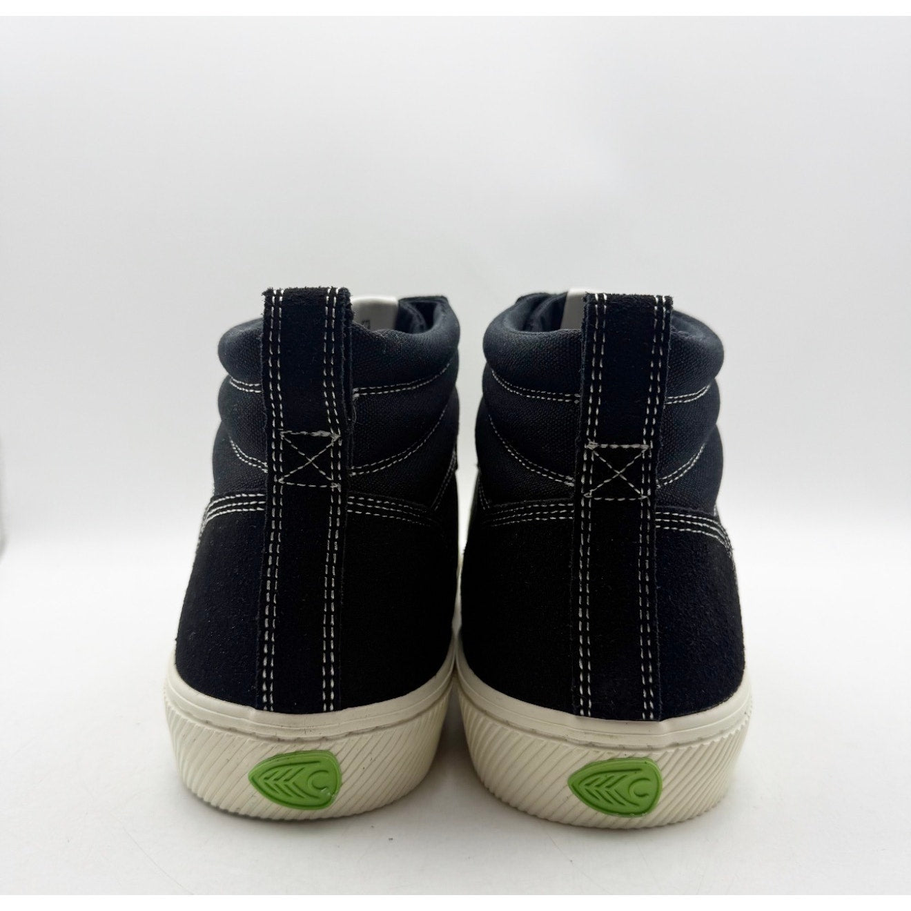 Cariuma Mens Catiba Pro High Top Sneakers US 11 EU 44 Black Suede Contrast NIB