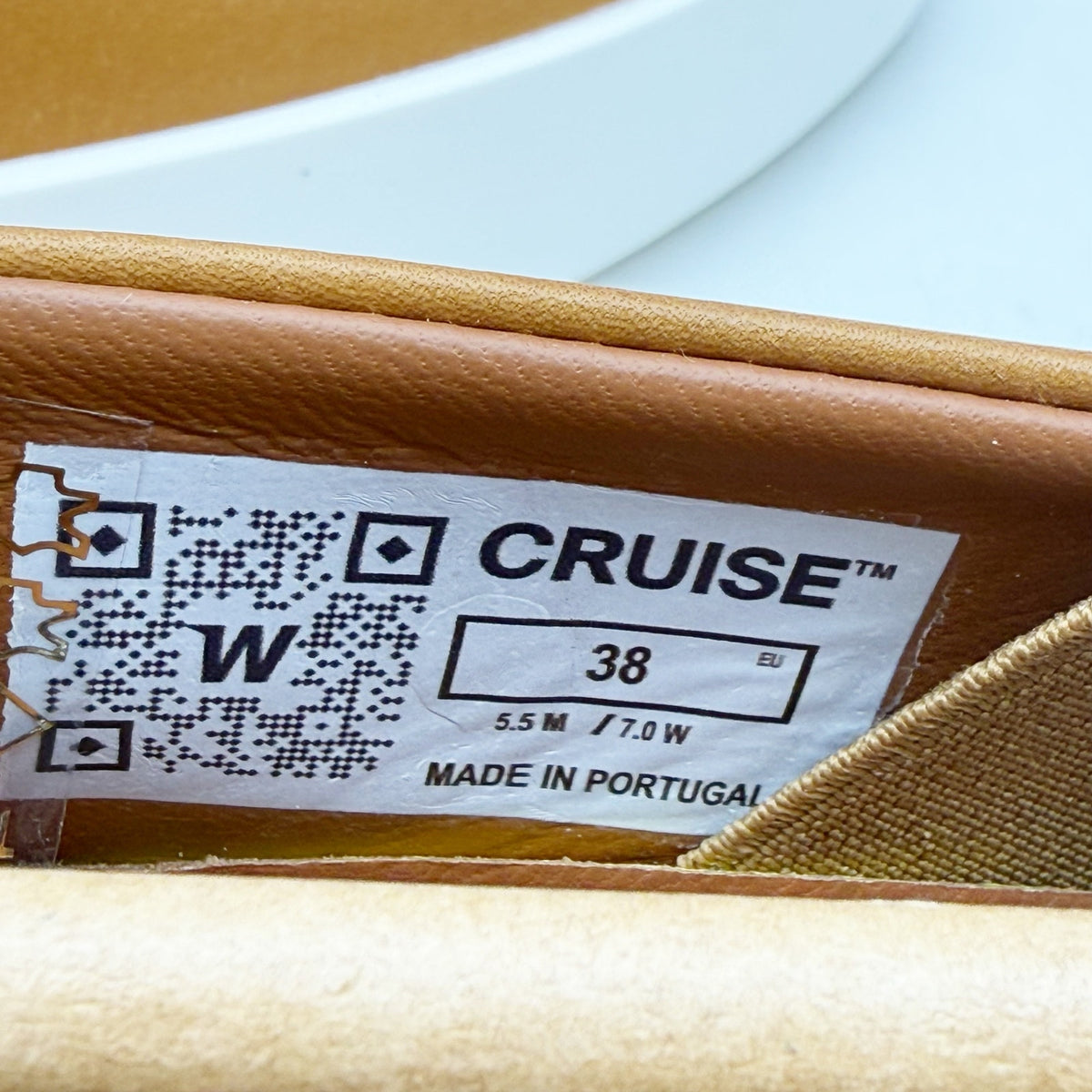 Wolf & Shepherd Womens Cruise Slip On Shoes Size 7 EU 38 Honey Brown White NIB
