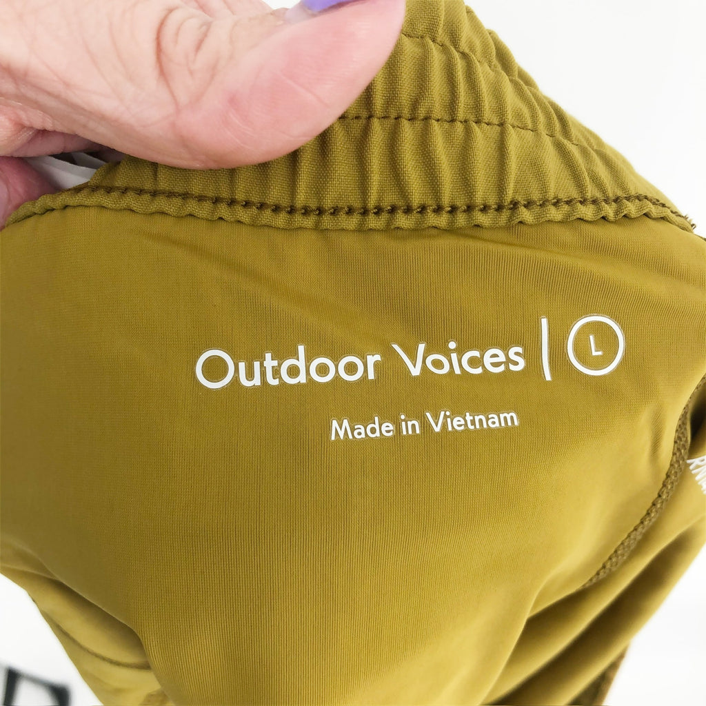 OUTDOOR VOICES Mens High Stride Train 7" Shorts Large Green Patchouli NWT