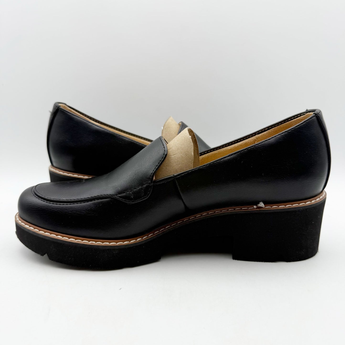 Naturalizer Womens Cabaret Lug Sole Loafers US 8.5 M EU 39 Black Slip On NIB