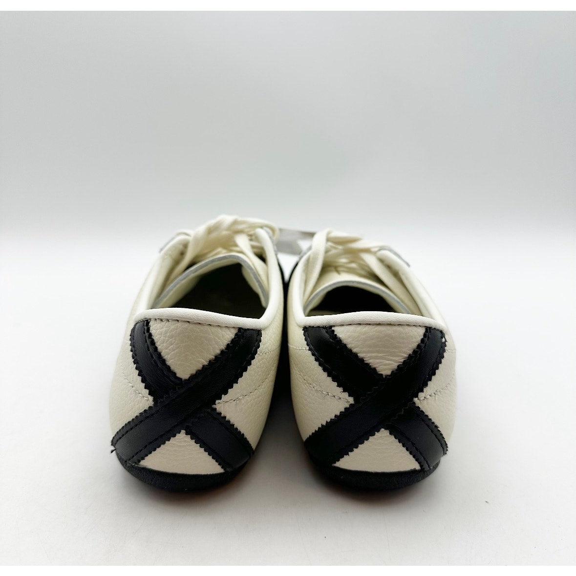ADIDAS Womens Tokyo Casual Sneakers Size 5 Off White Black NWOB