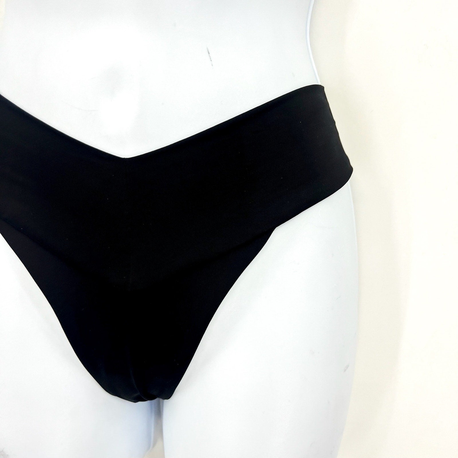 L*SPACE Women's Quinn Classic Bikini Bottom Small Black V Front NWT
